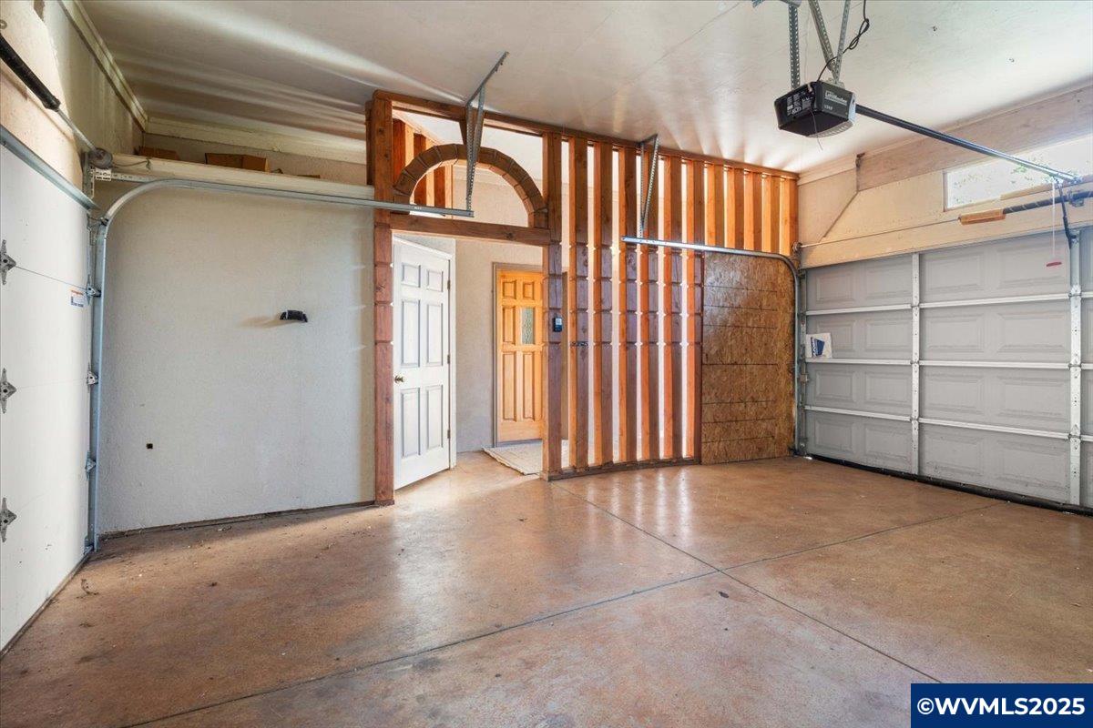 Lebanon, Oregon, 97355, United States, 3 Bedrooms Bedrooms, ,2 BathroomsBathrooms,Residential,For Sale,1991965