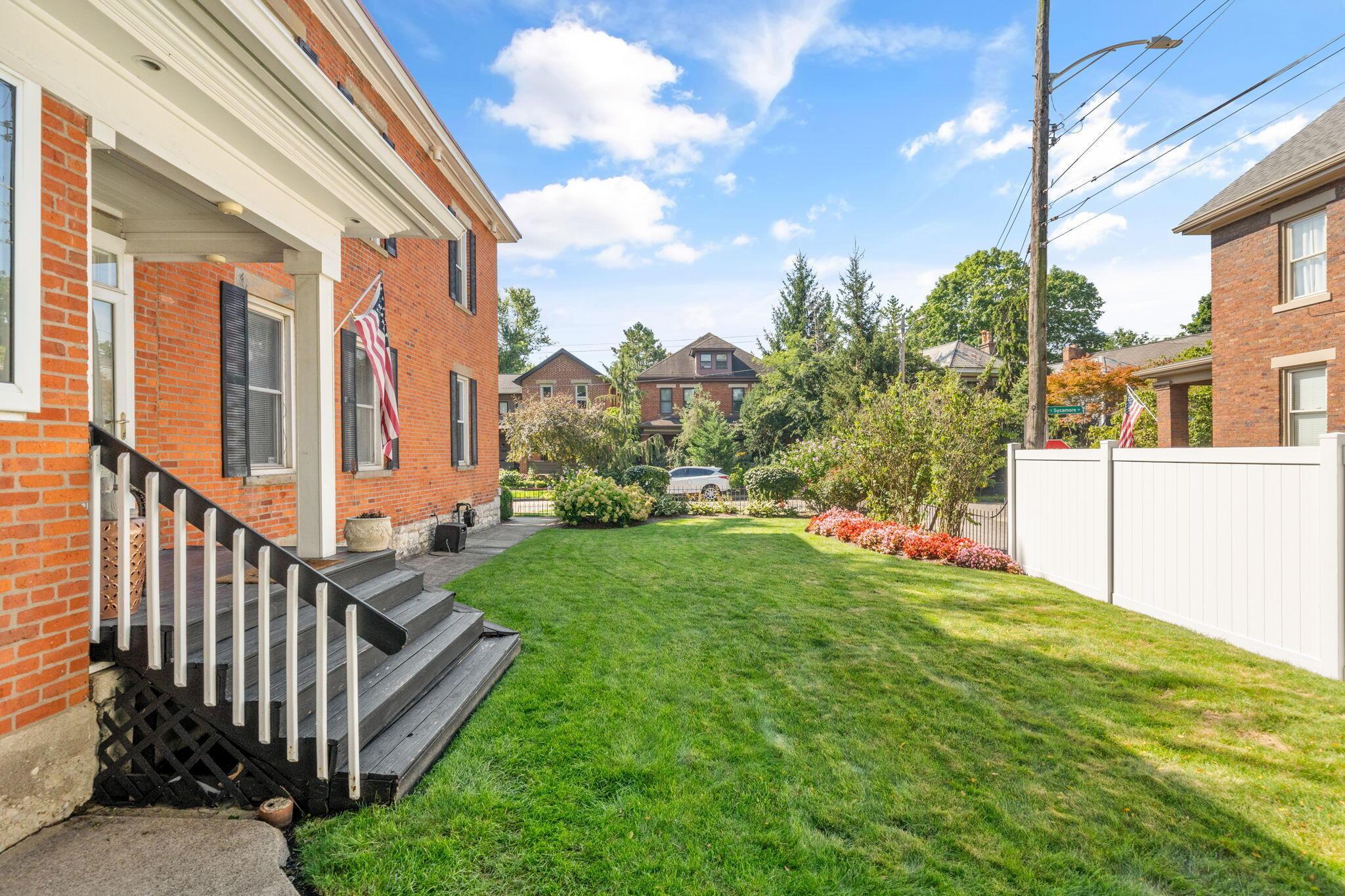  390 E Sycamore Street - 物件實景