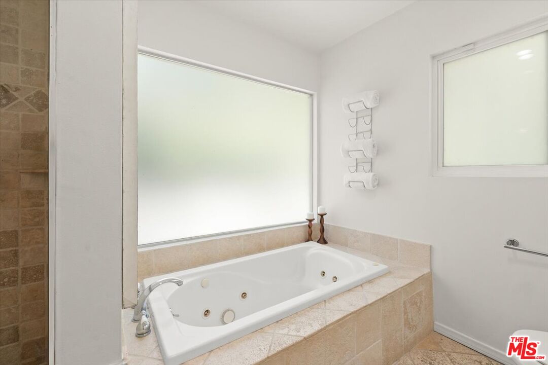 Los Angeles, California, 90049, United States, 3 Bedrooms Bedrooms, ,3 BathroomsBathrooms,Residential,For Sale,1908650