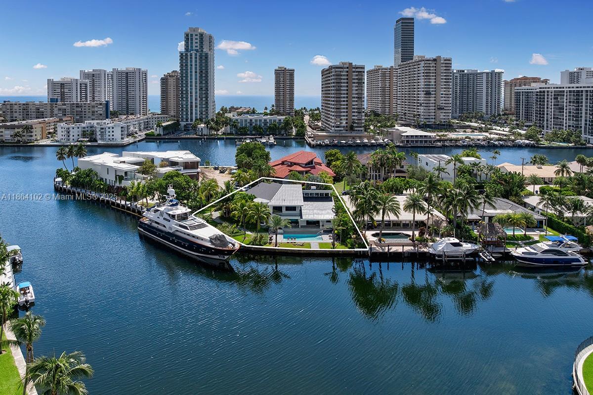 Hallandale Beach, Florida, 33009, United States, 4 Bedrooms Bedrooms, ,4 BathroomsBathrooms,Residential,For Sale,1940372