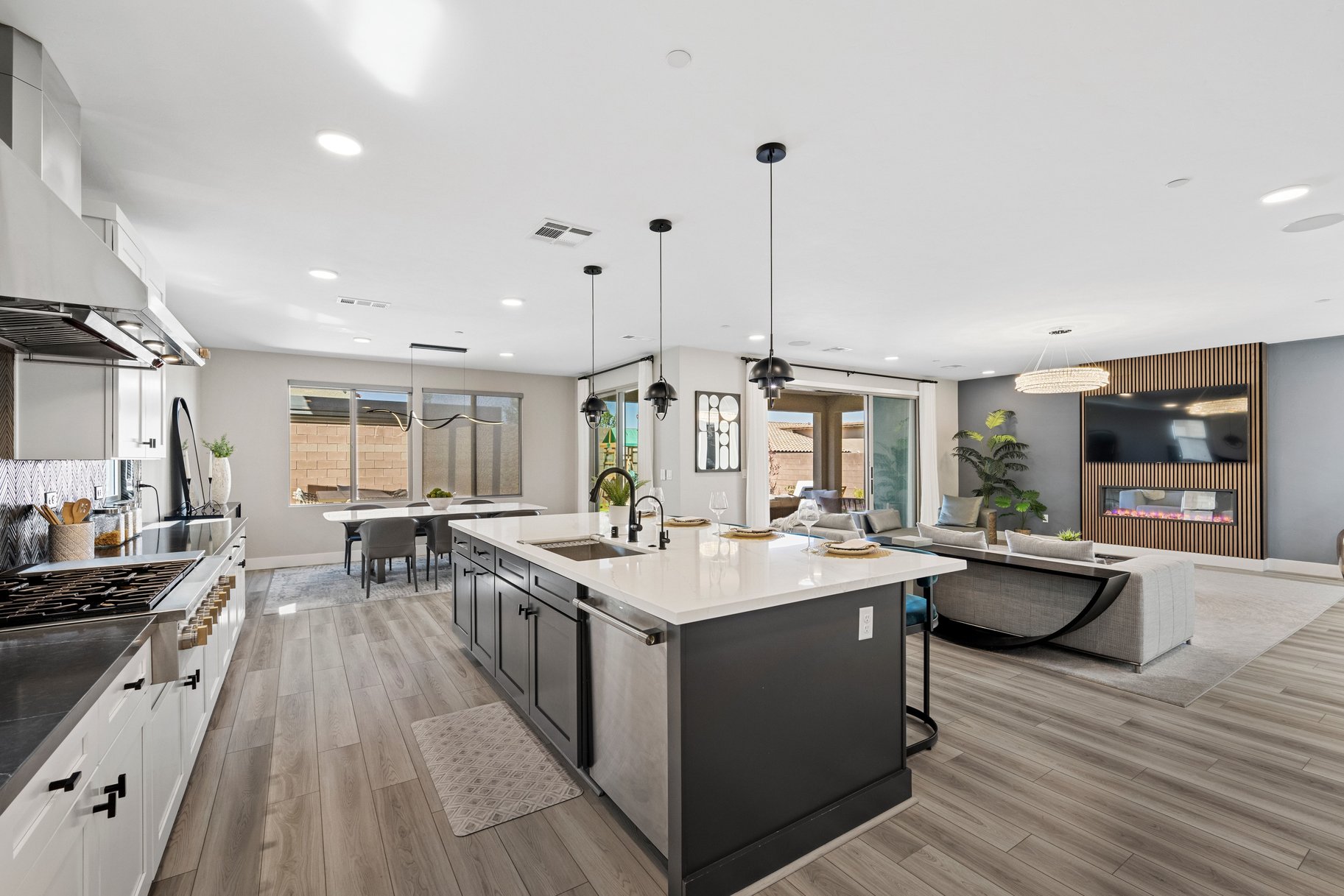  Upgraded Summerlin West Gated Home with Strip & Mountain Views - 物件實景