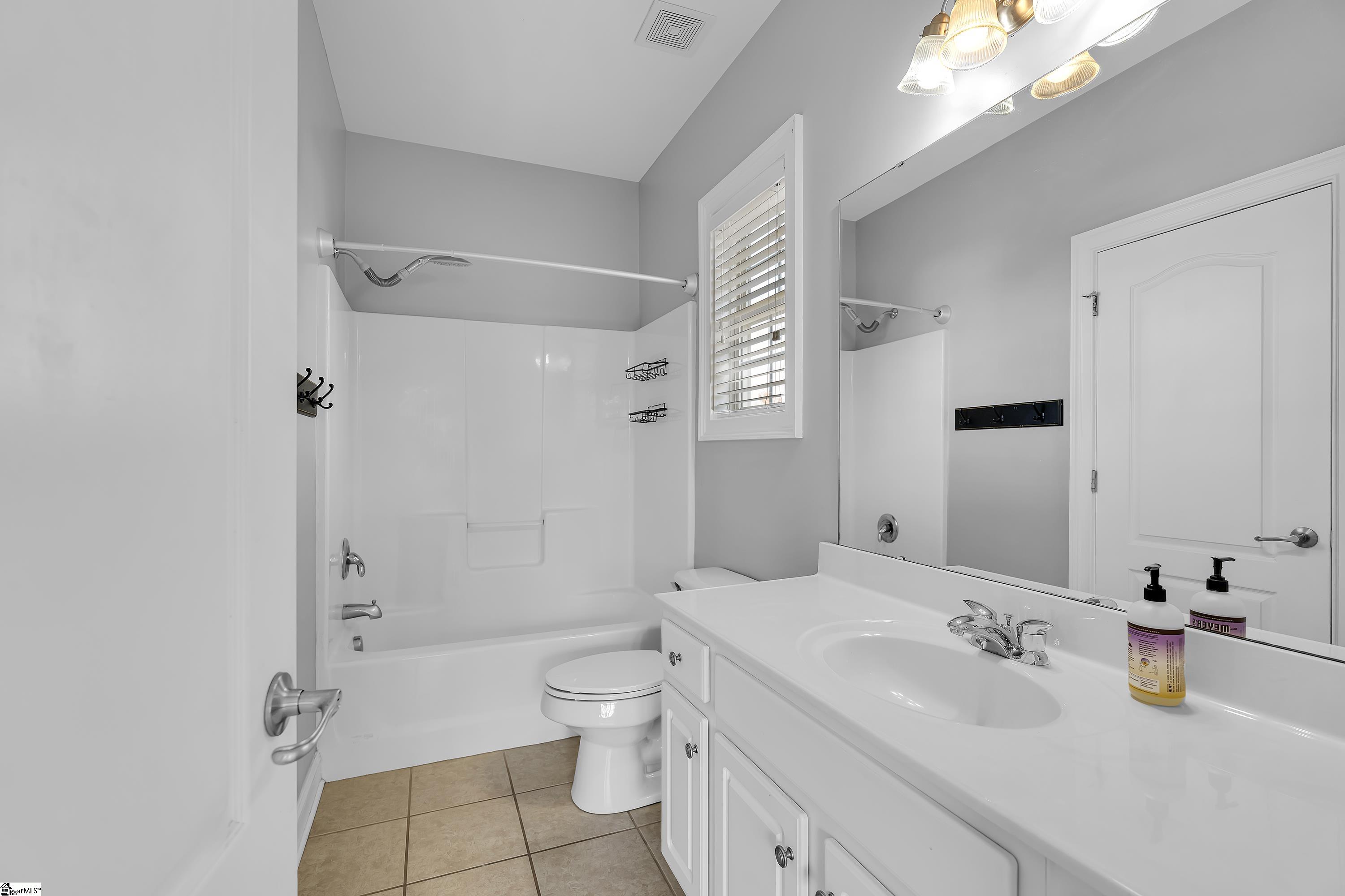 Greer, South Carolina, 29651, United States, 4 Bedrooms Bedrooms, ,4 BathroomsBathrooms,Residential,For Sale,1997137