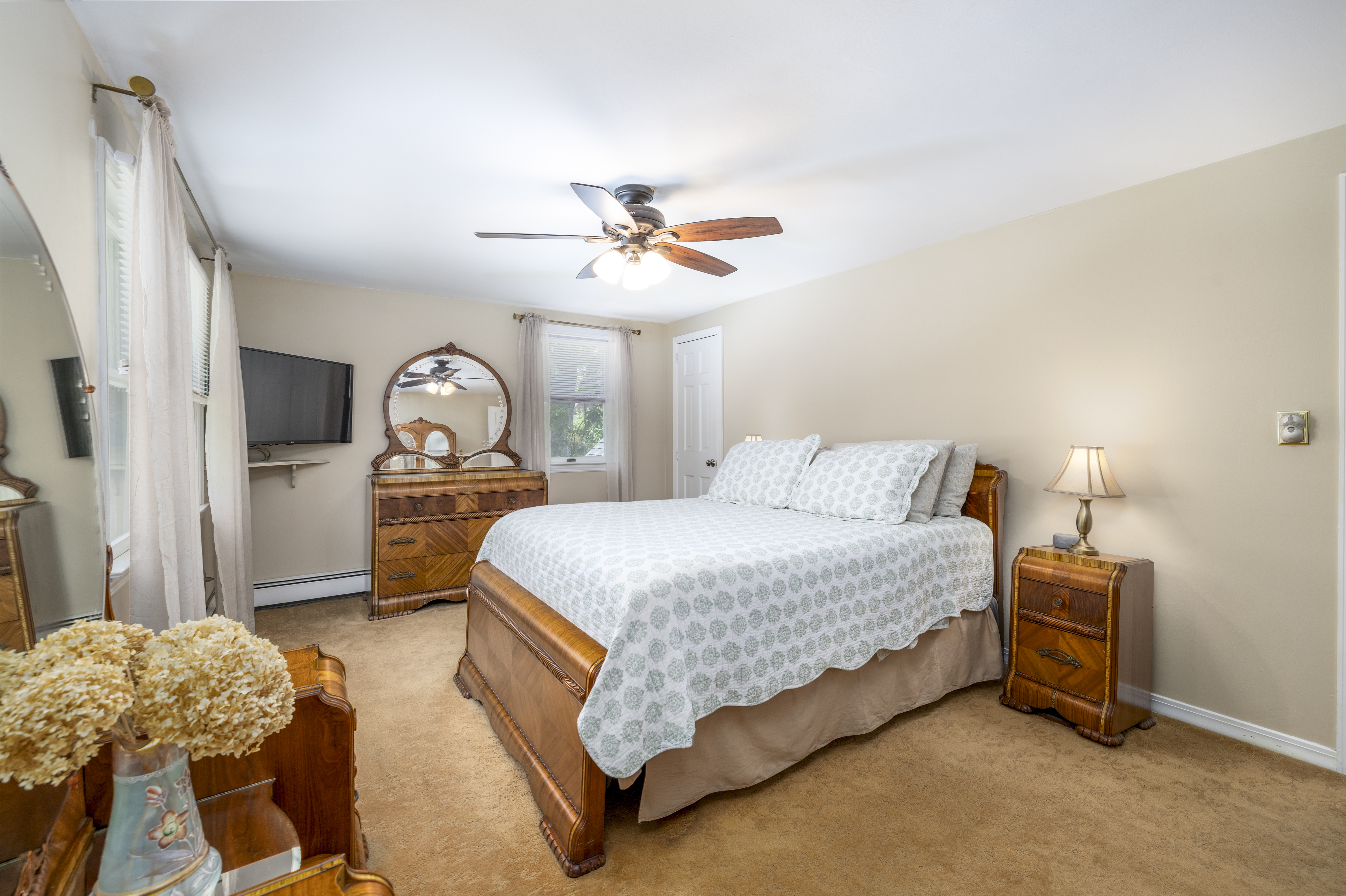  124 Peterhoff Avenue, Malverne, NY, 11565 - 物件實景