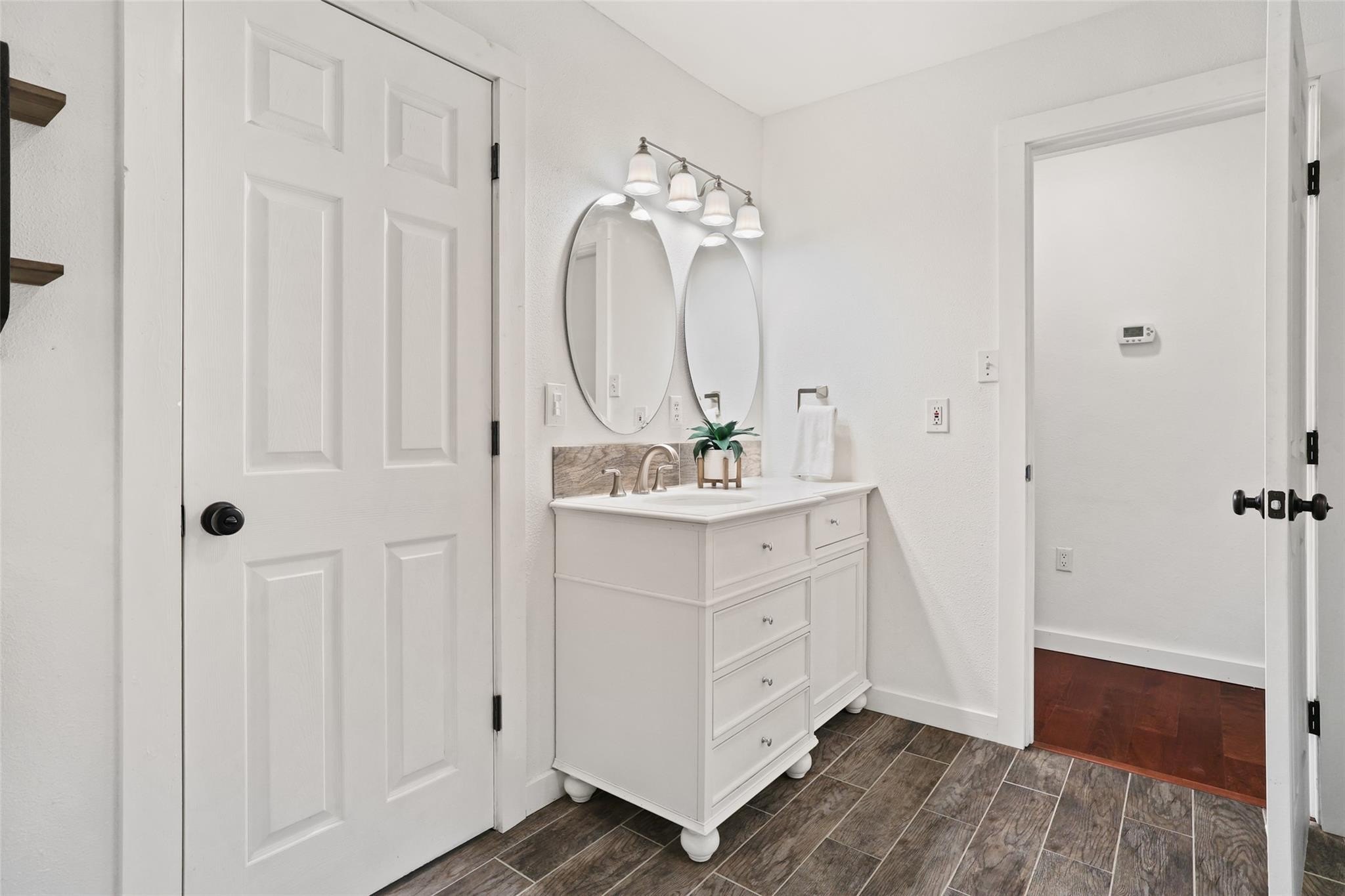 Georgetown, Texas, 78633, United States, 4 Bedrooms Bedrooms, ,2 BathroomsBathrooms,Residential,For Sale,1989896