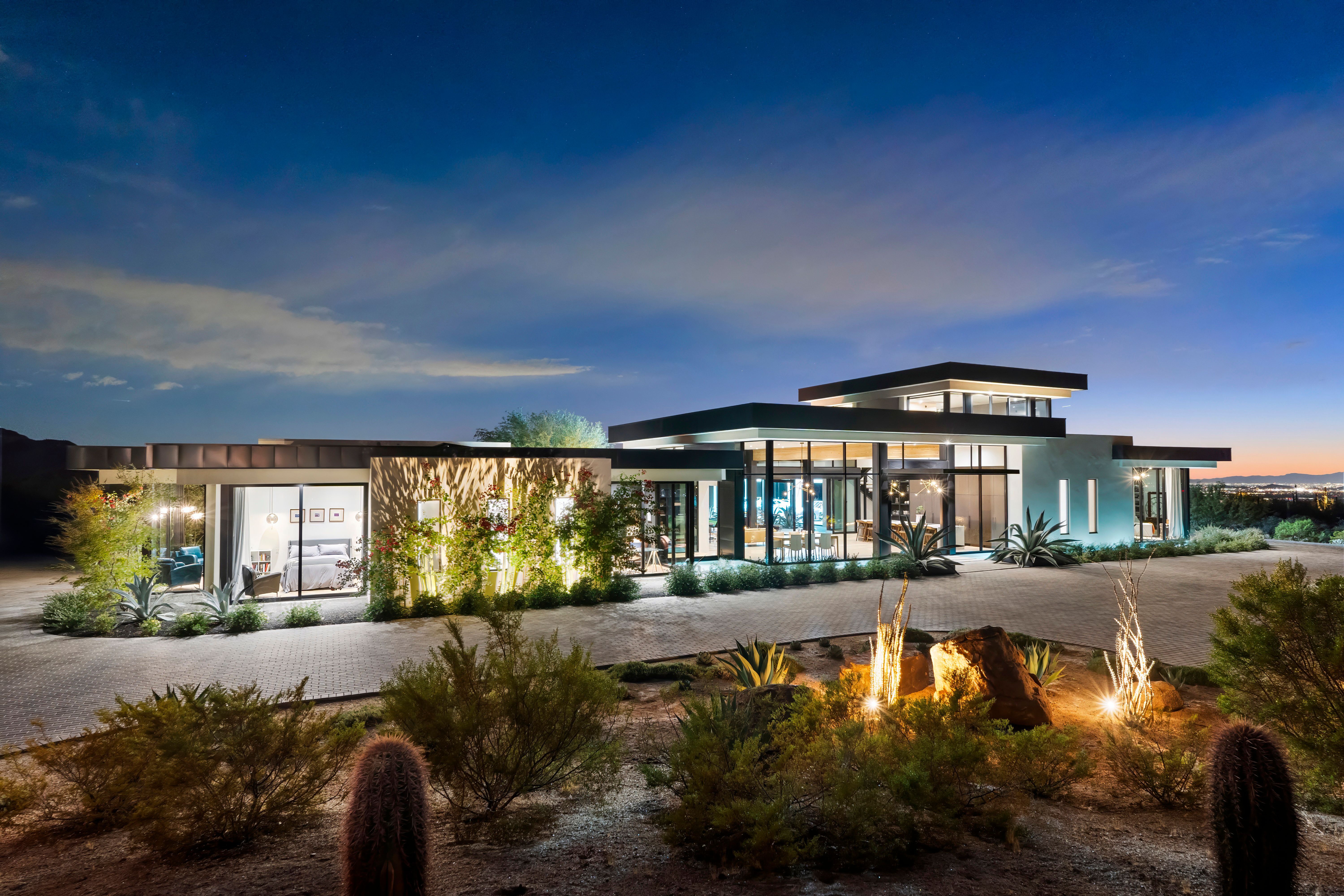 Modern Glass Masterpiece: A North Scottsdale Dream Home