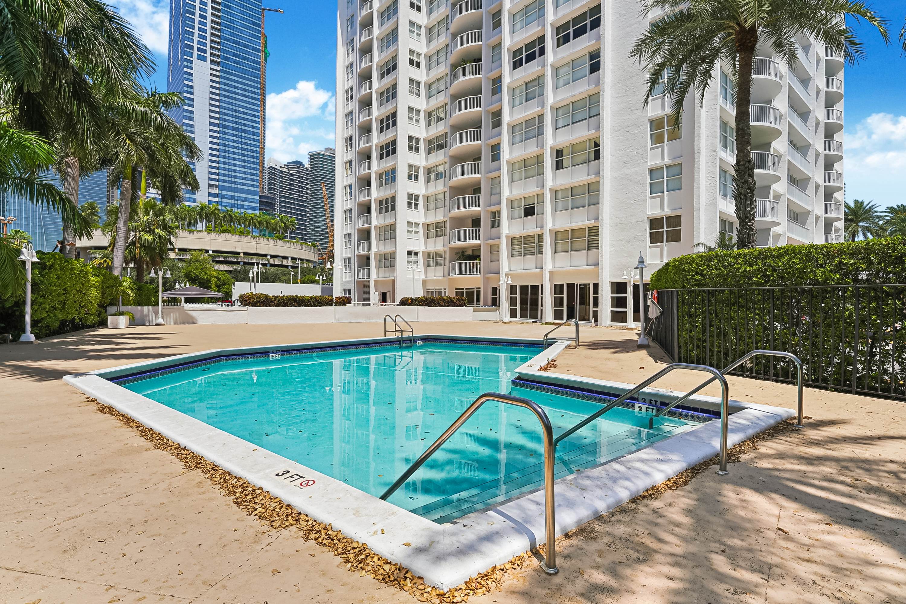  1420 Brickell Bay Dr, Miami, FL, 33131 - 物件實景