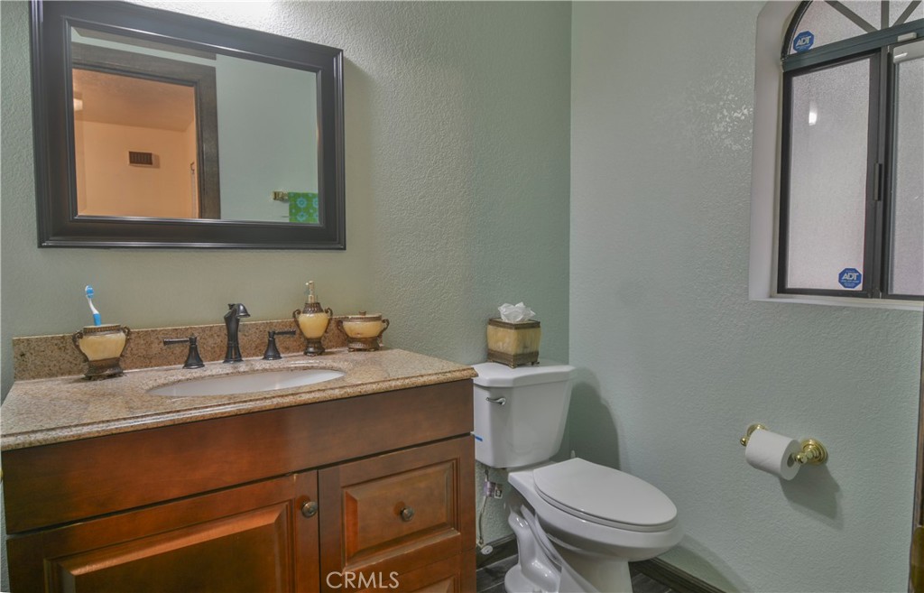 Lake Arrowhead, California, 92352, United States, 3 Bedrooms Bedrooms, ,3 BathroomsBathrooms,Residential,For Sale,1998895