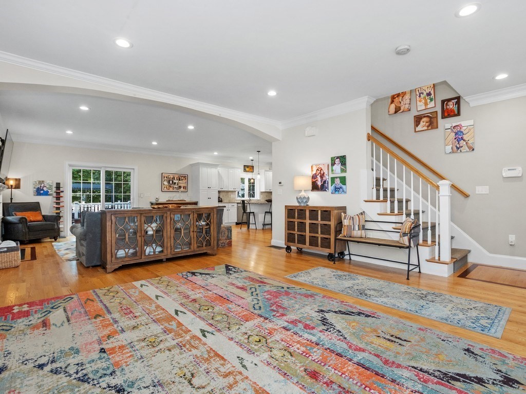 Waltham, Massachusetts, 02451, United States, 4 Bedrooms Bedrooms, ,5 BathroomsBathrooms,Residential,For Sale,1940187