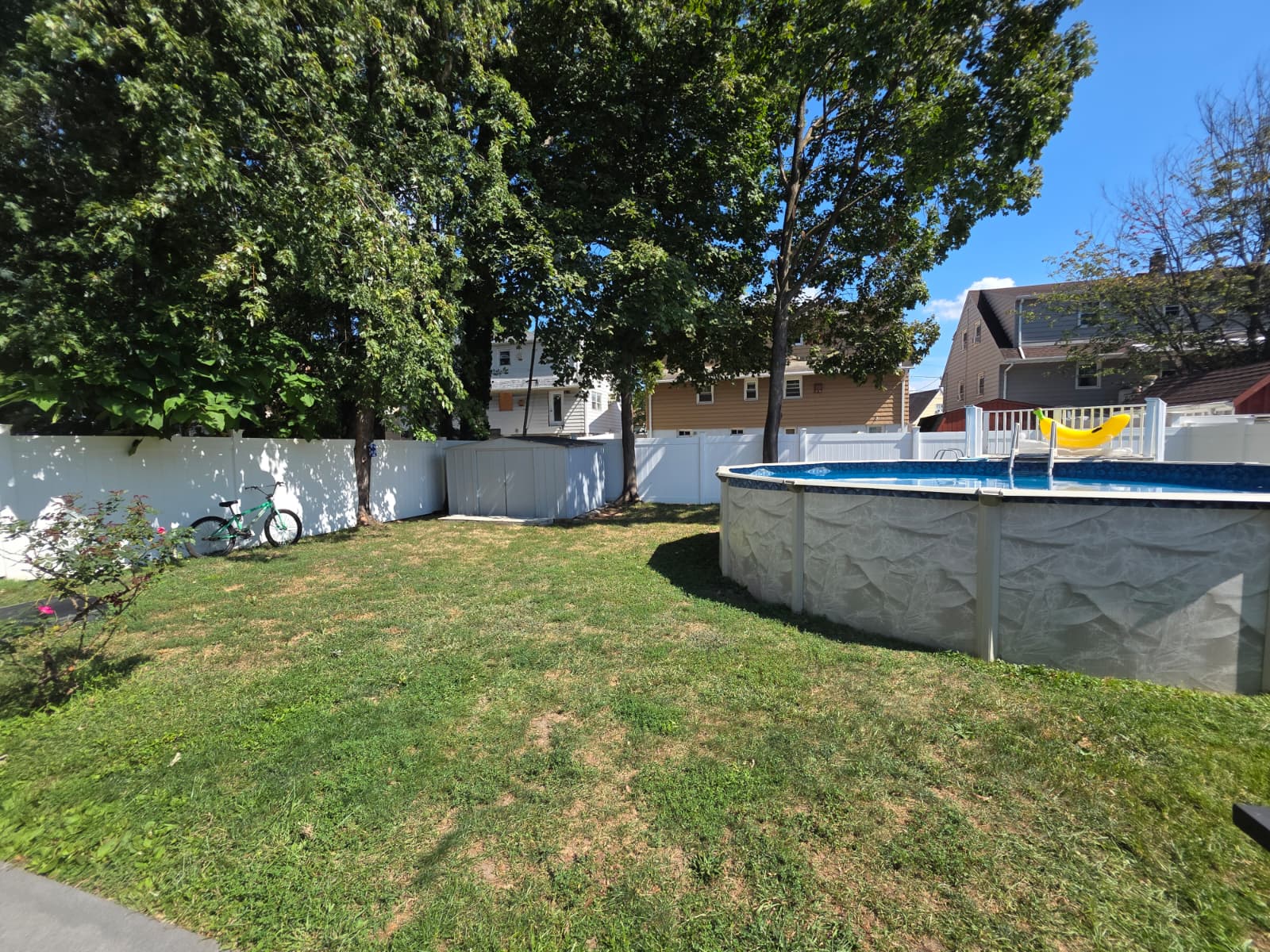 Little Ferry, New Jersey, 07643, United States, 4 Bedrooms Bedrooms, ,2 BathroomsBathrooms,Residential,For Sale,1978073