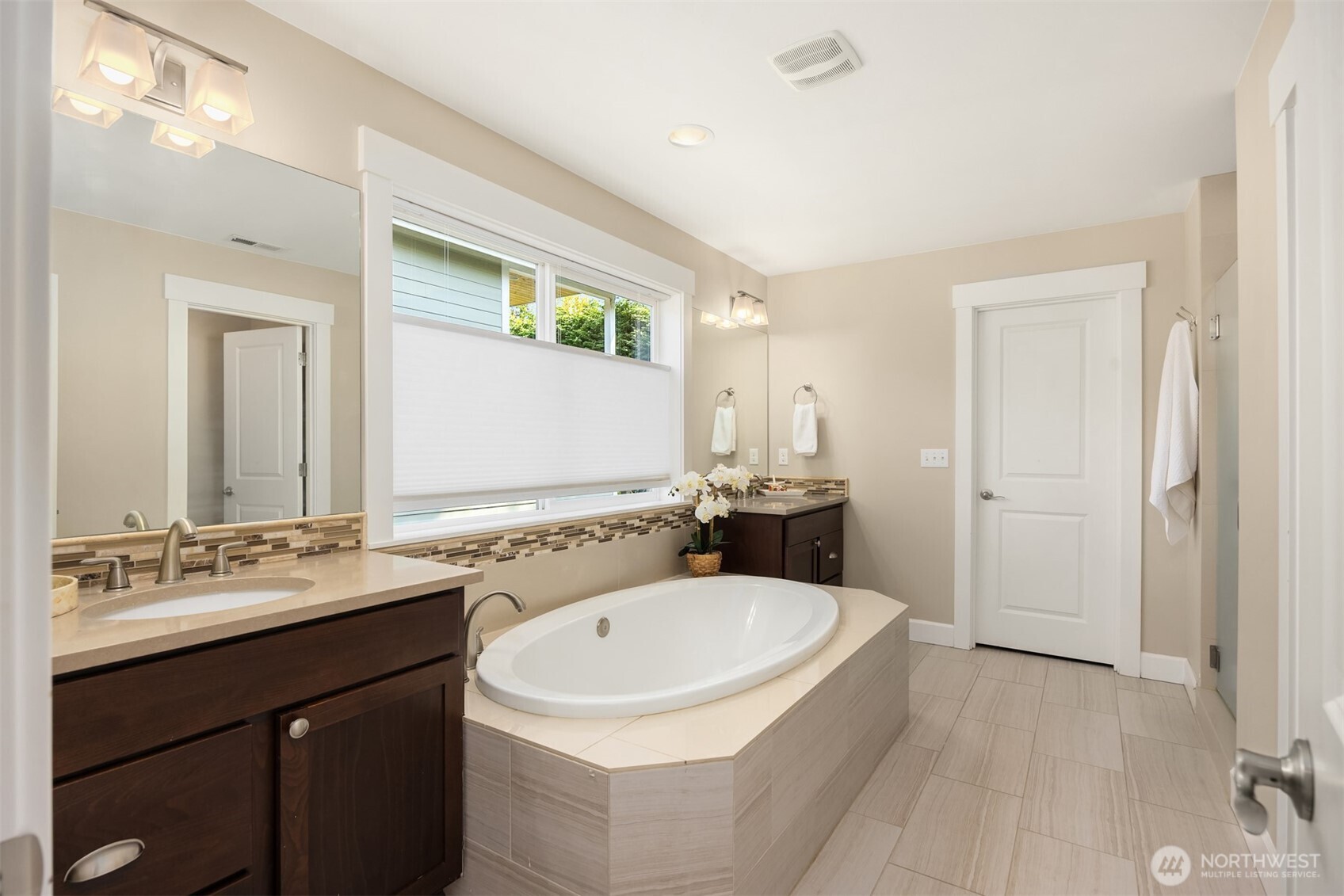 Bainbridge Island, Washington, 98110, United States, 3 Bedrooms Bedrooms, ,3 BathroomsBathrooms,Residential,For Sale,1787323