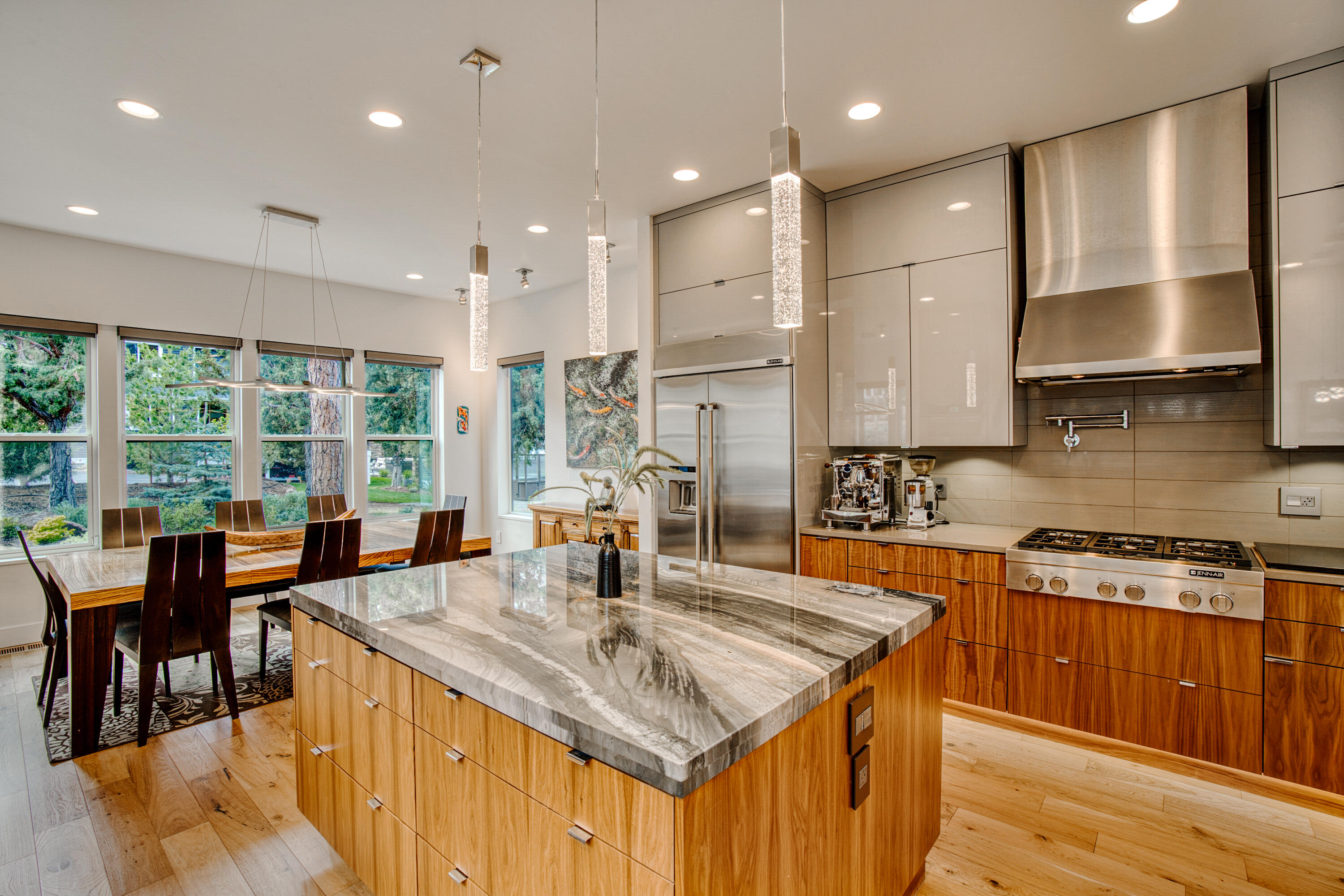 Bend, Oregon, 97703, United States, 3 Bedrooms Bedrooms, ,3 BathroomsBathrooms,Residential,For Sale,1826383