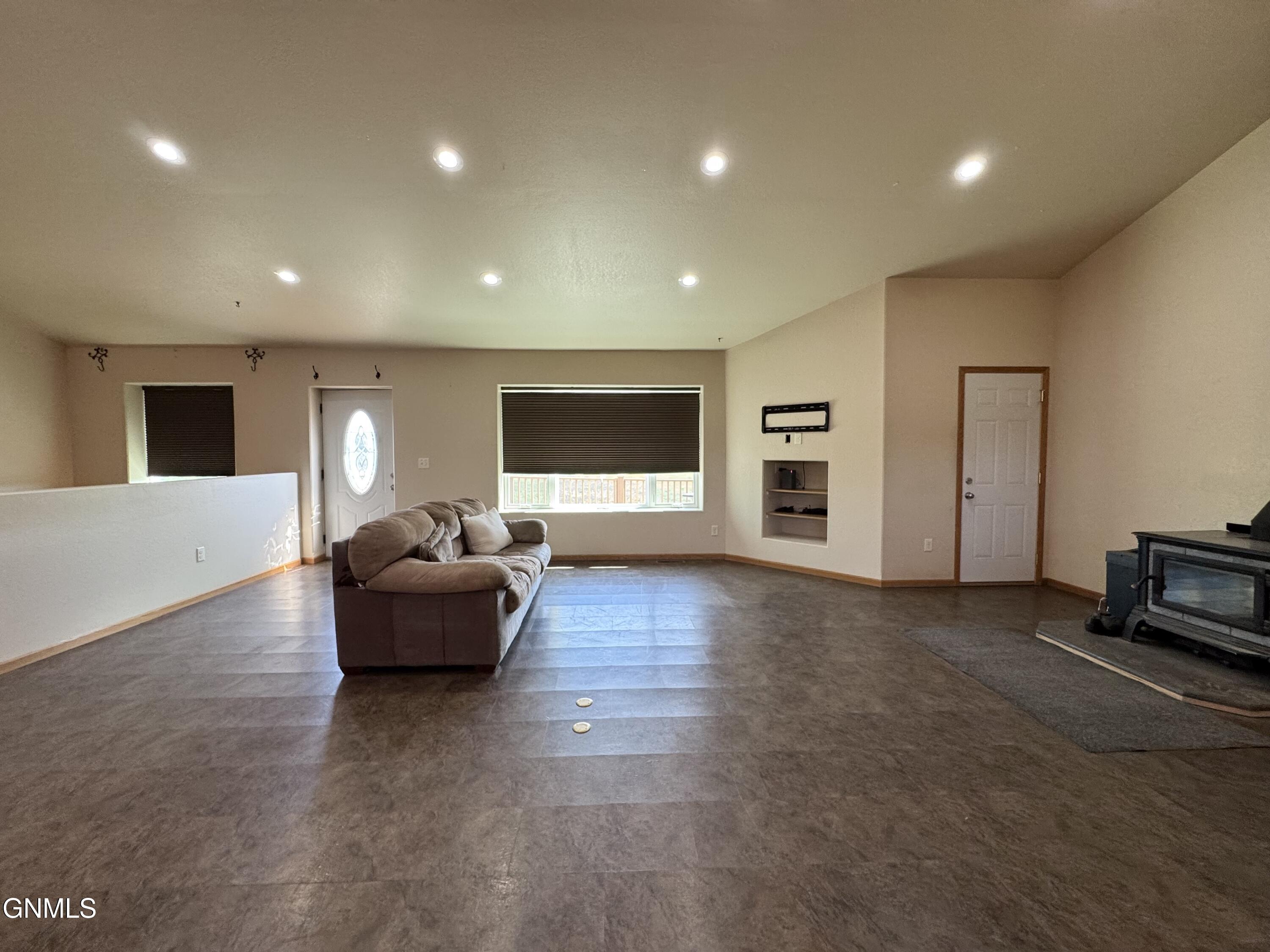 New Salem, North Dakota, 58563, United States, 7 Bedrooms Bedrooms, ,1 BathroomBathrooms,Residential,For Sale,1904775