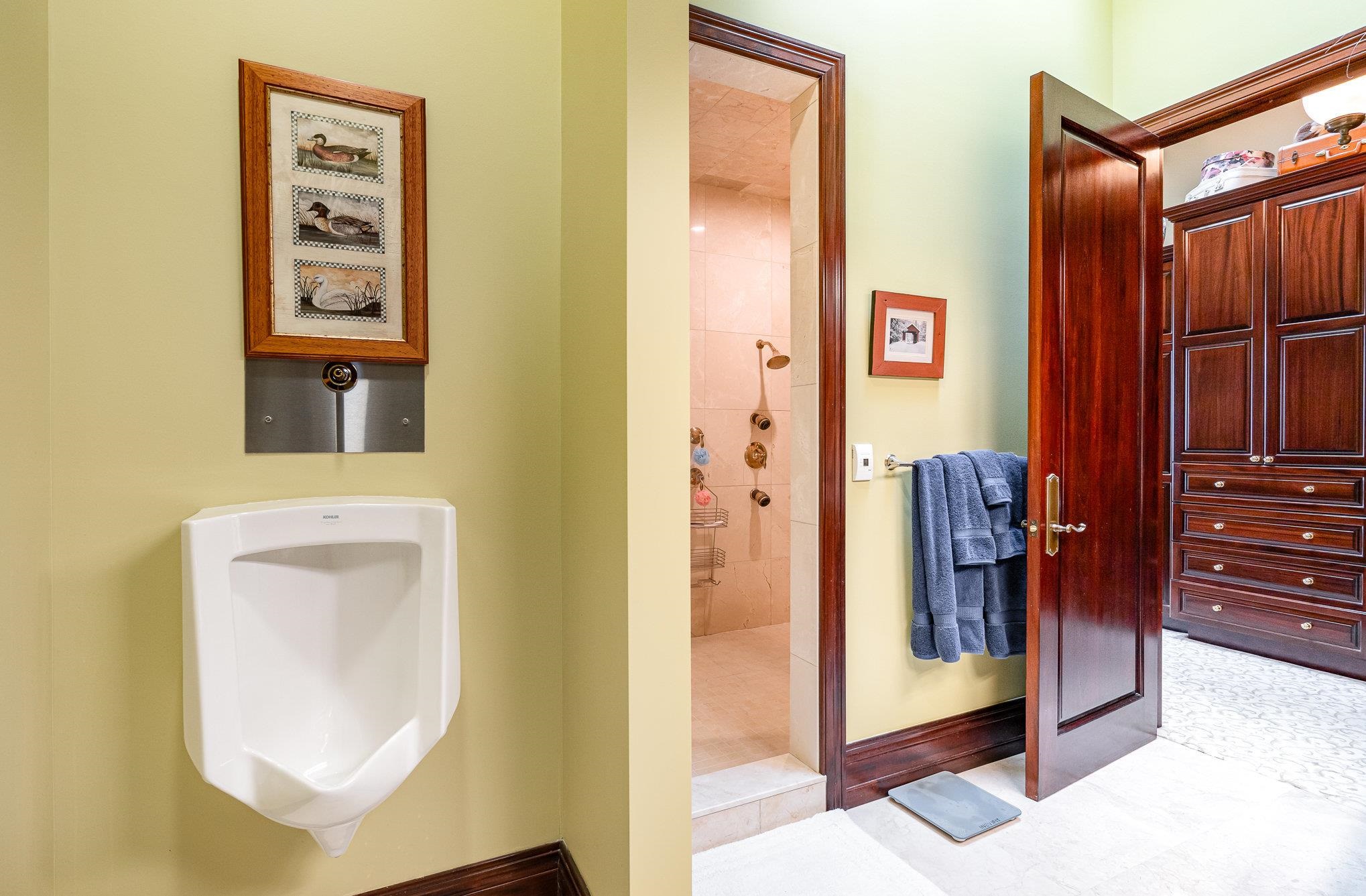 Bay City, Michigan, 48707, United States, 4 Bedrooms Bedrooms, ,5 BathroomsBathrooms,Residential,For Sale,2005481