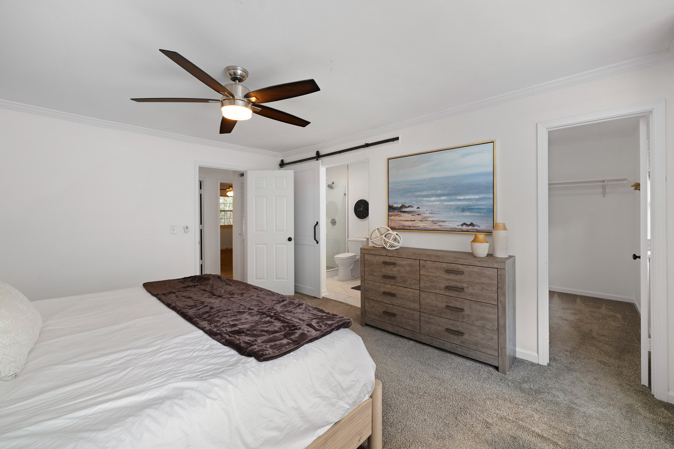  Stunning Turn-key Townhome Tucked Away in Desirable Woodbridge Crossing - 物件實景
