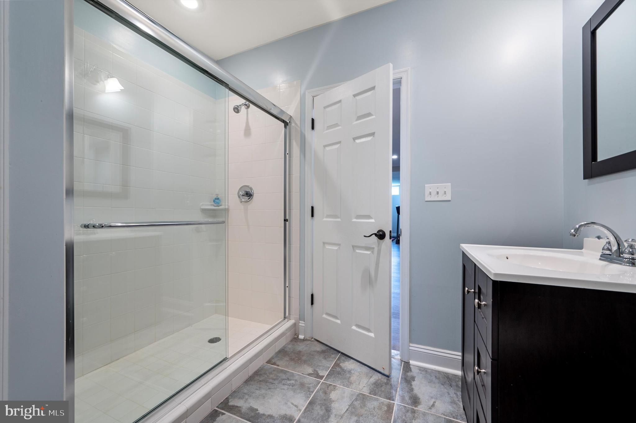 Leesburg, Virginia, 20175, United States, 4 Bedrooms Bedrooms, ,6 BathroomsBathrooms,Residential,For Sale,1975882