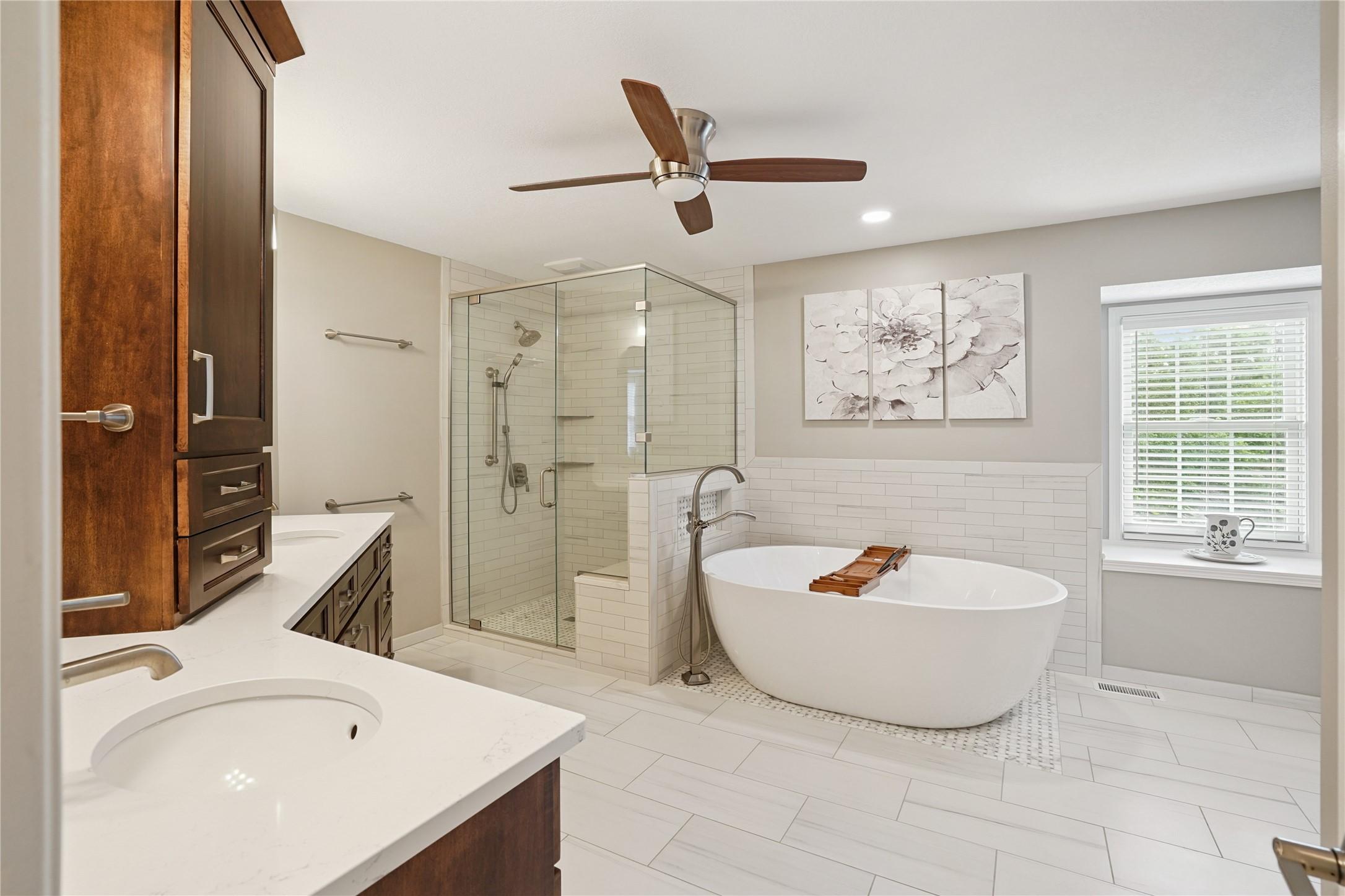West Des Moines, Iowa, 50265, United States, 4 Bedrooms Bedrooms, ,5 BathroomsBathrooms,Residential,For Sale,1931268