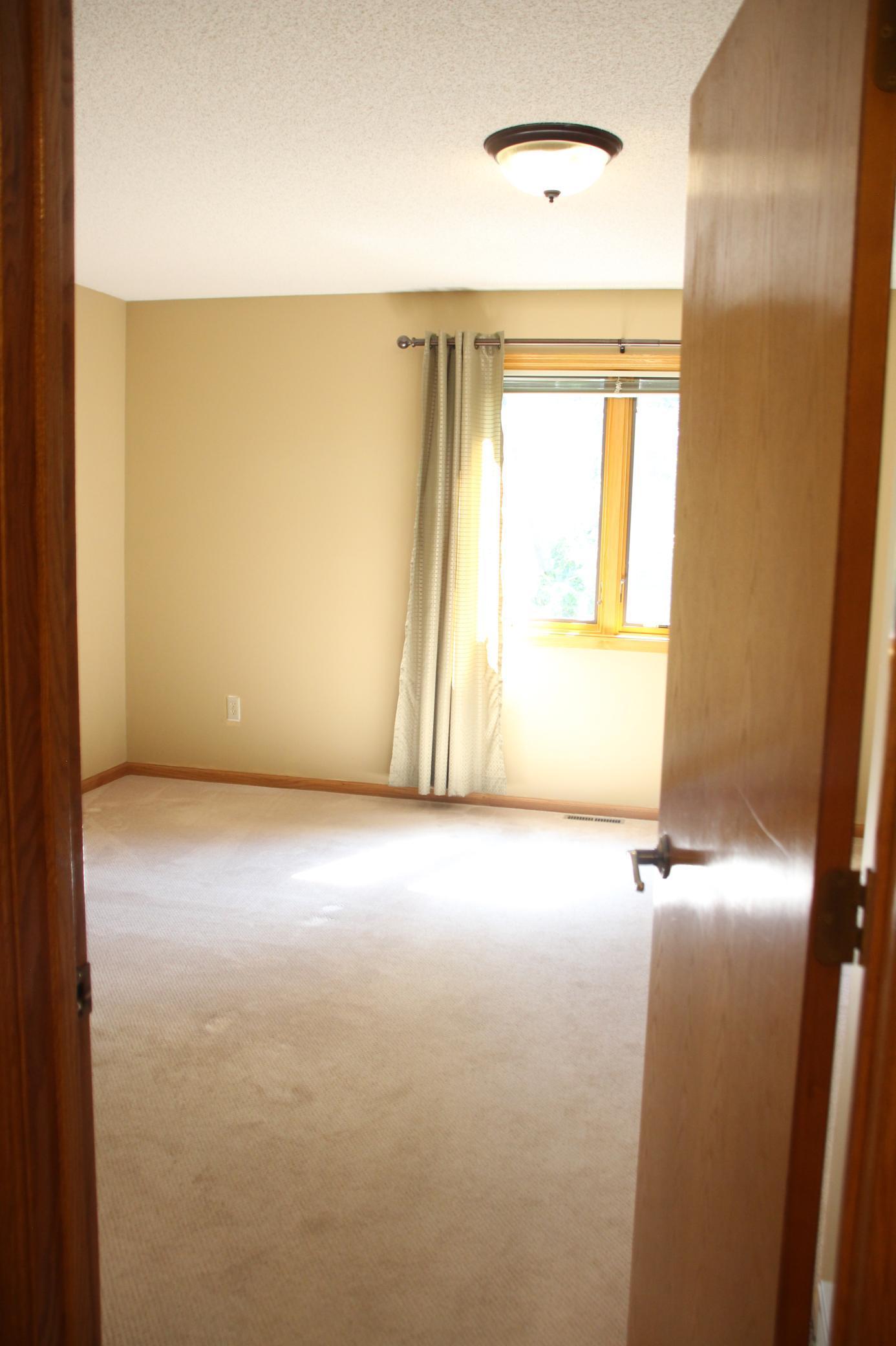 Lakeville, Minnesota, 55044, United States, 3 Bedrooms Bedrooms, ,2 BathroomsBathrooms,Residential,For Sale,1941010