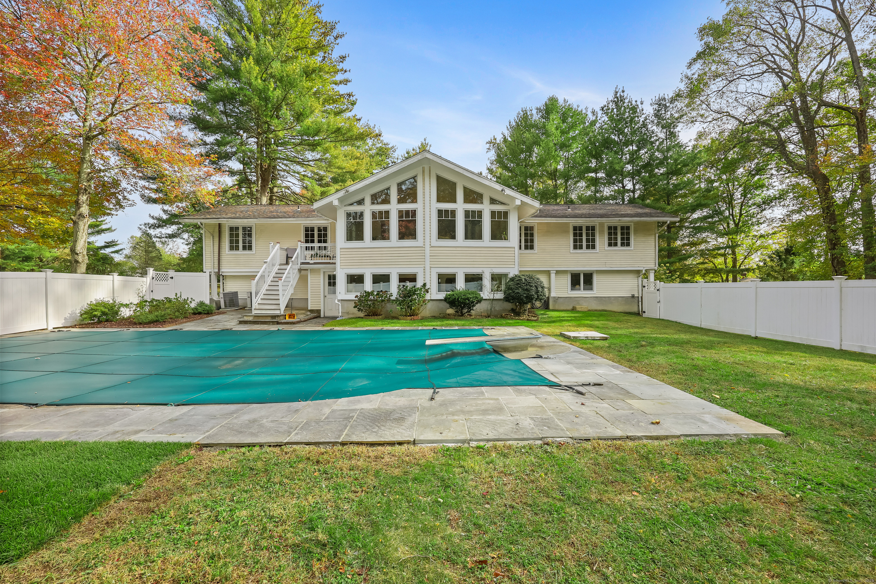 Fairfield, Connecticut, 06880, United States, 3 Bedrooms Bedrooms, ,3 BathroomsBathrooms,Residential,For Sale,1992139