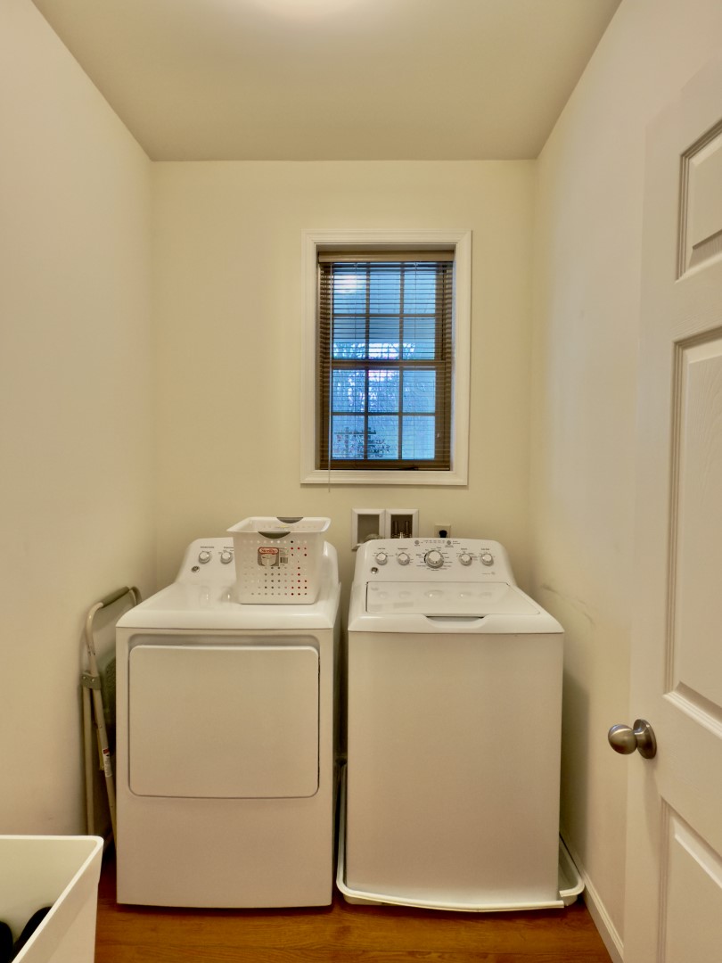 Hawley, Pennsylvania, 18428, United States, 3 Bedrooms Bedrooms, ,2 BathroomsBathrooms,Residential,For Sale,1995739