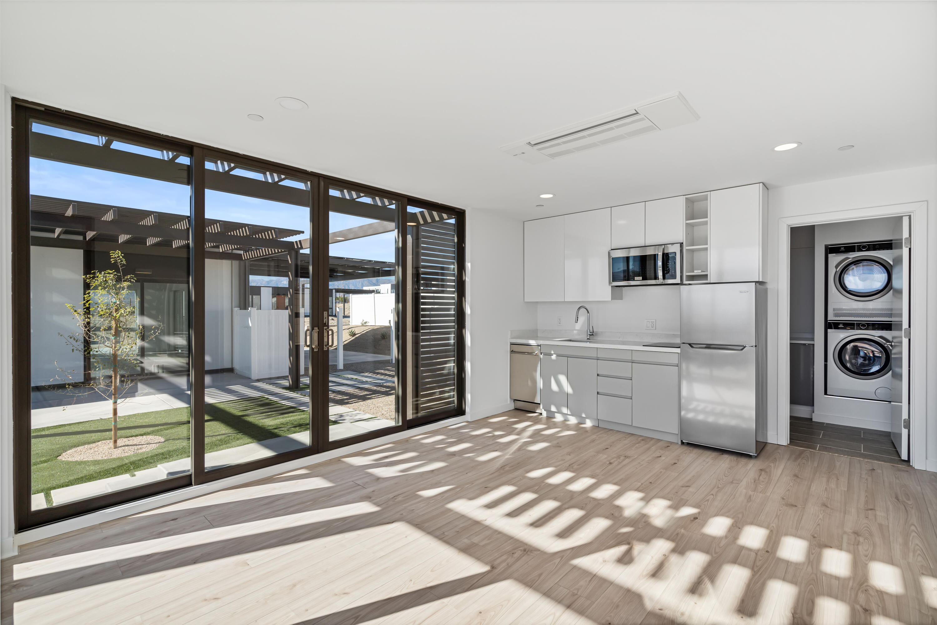 Desert Hot Springs, California, 92240, United States, 4 Bedrooms Bedrooms, ,Residential,For Sale,1998852