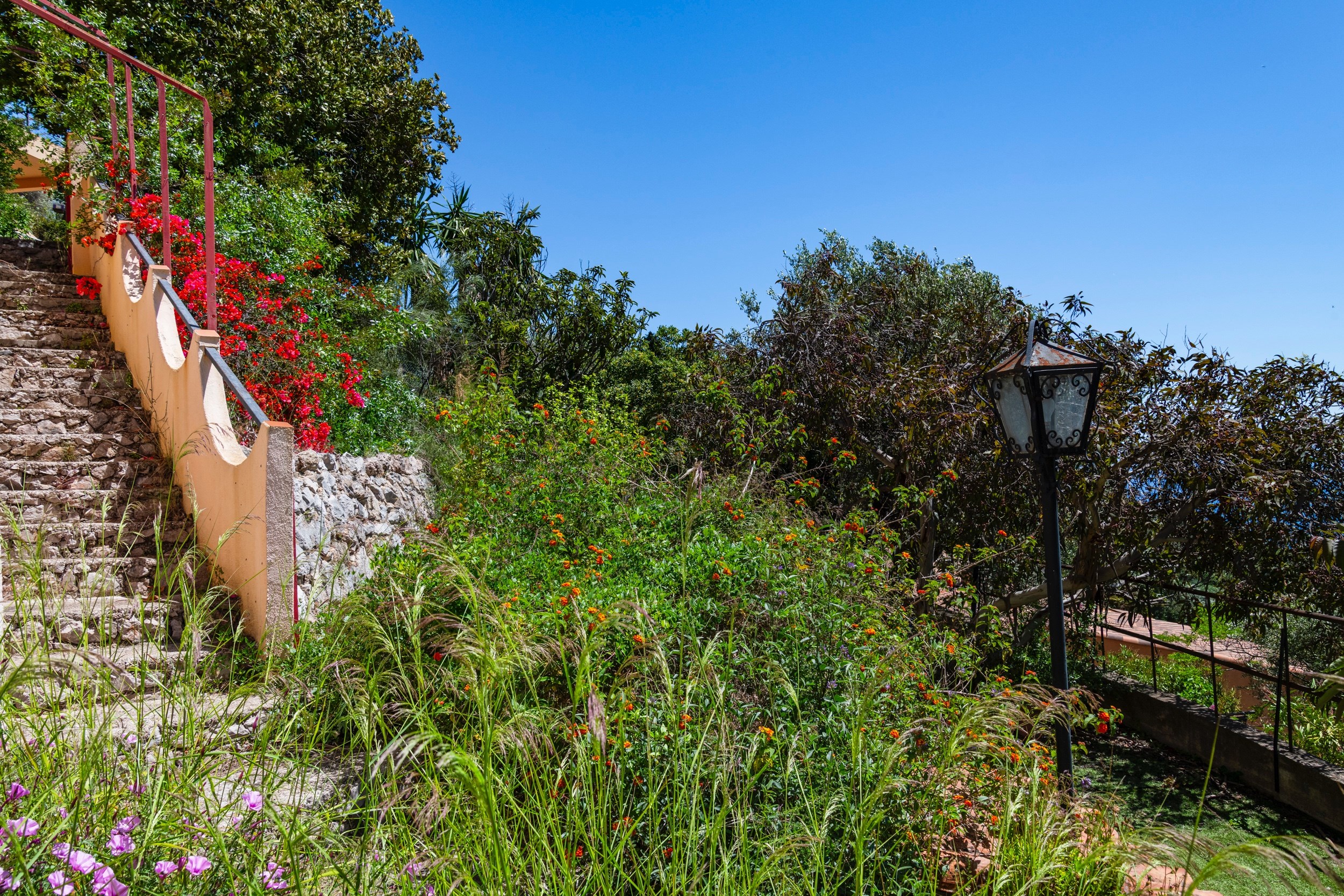  Provençal villa to renovate with sea and Monaco views, close to Beausoleil - 物件實景