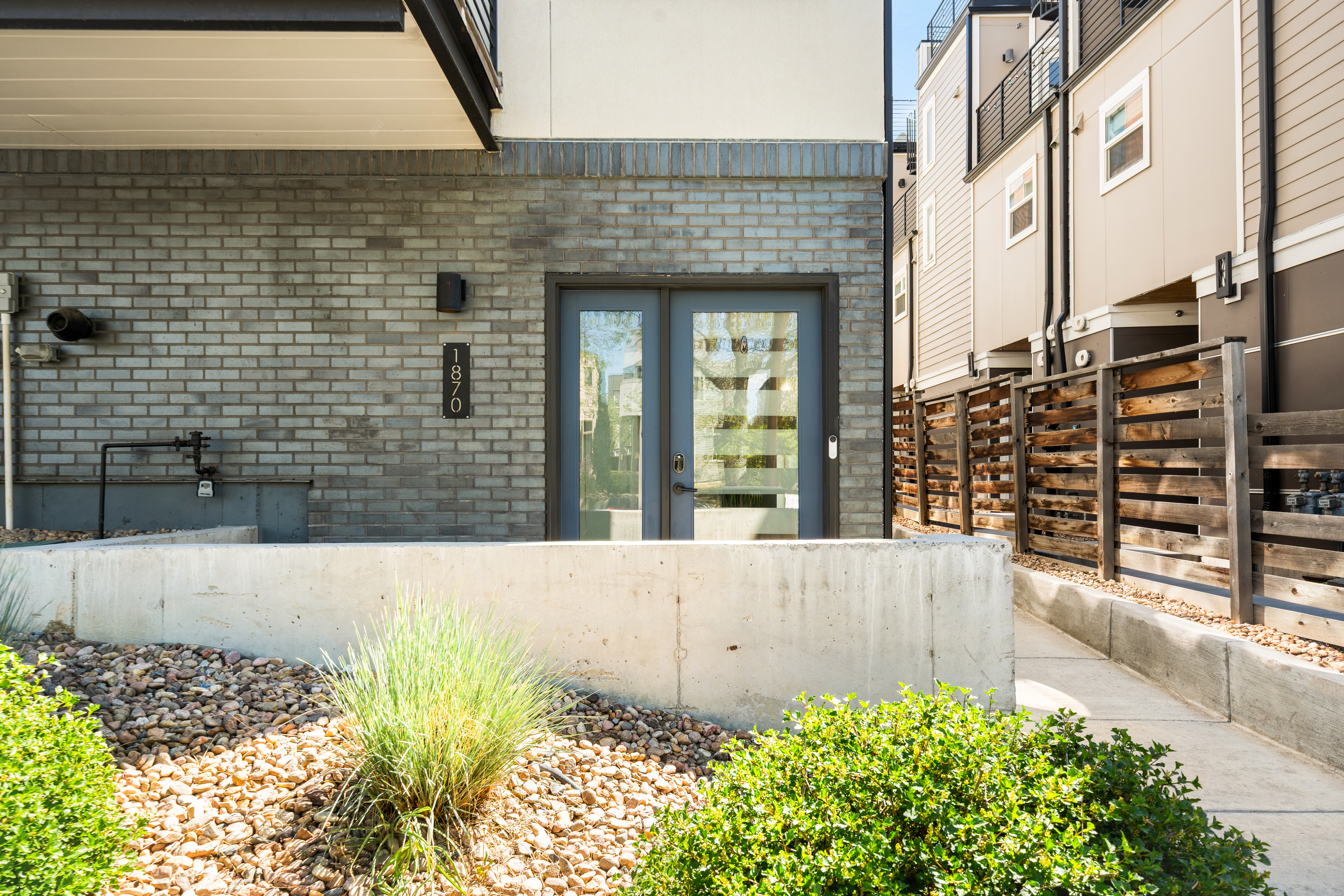  Sweeping, Unobstructed Mountain Views From This Sloan