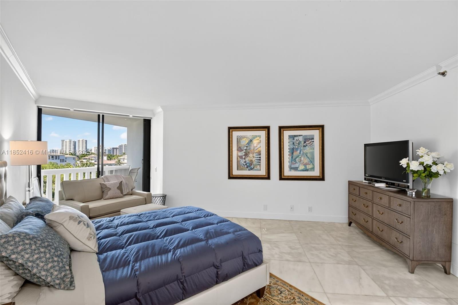 Aventura, Florida, 33160, United States, 2 Bedrooms Bedrooms, ,2 BathroomsBathrooms,Residential,For Sale,1908506