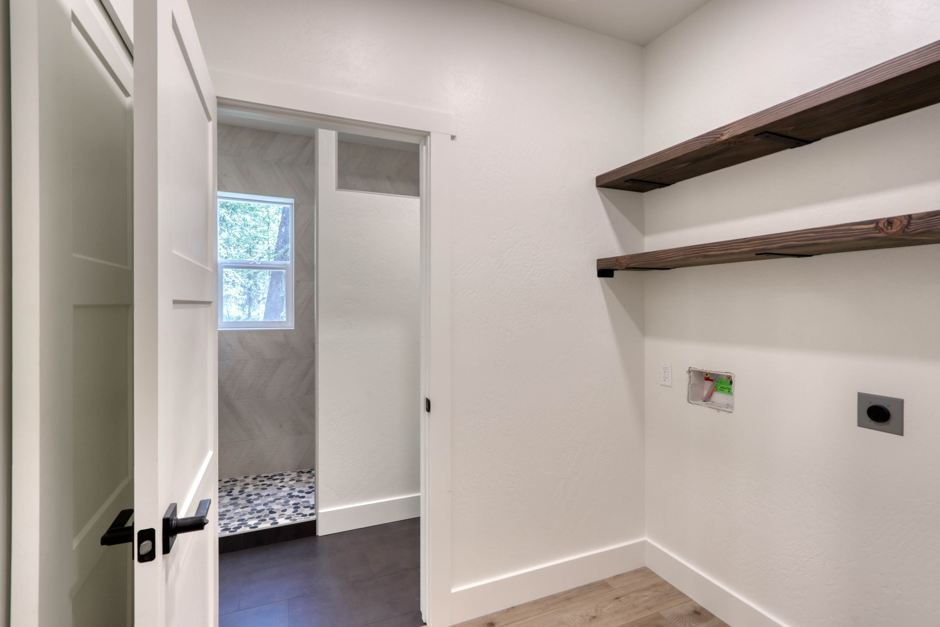 Sandpoint, Idaho, 83864, United States, 3 Bedrooms Bedrooms, ,3 BathroomsBathrooms,Residential,For Sale,1905788