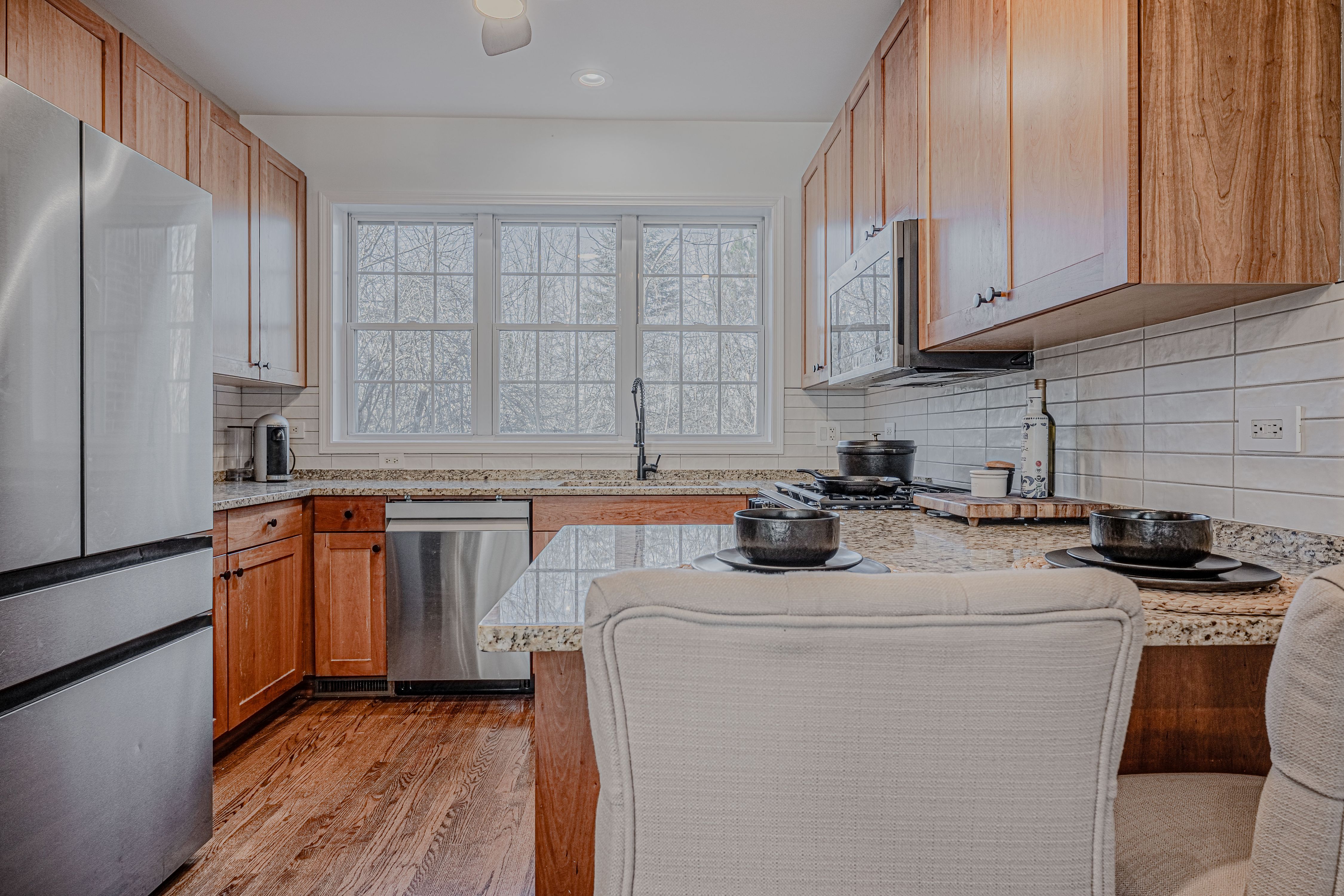 Evanston, Illinois, 60201, United States, 2 Bedrooms Bedrooms, ,4 BathroomsBathrooms,Residential,For Sale,2010396