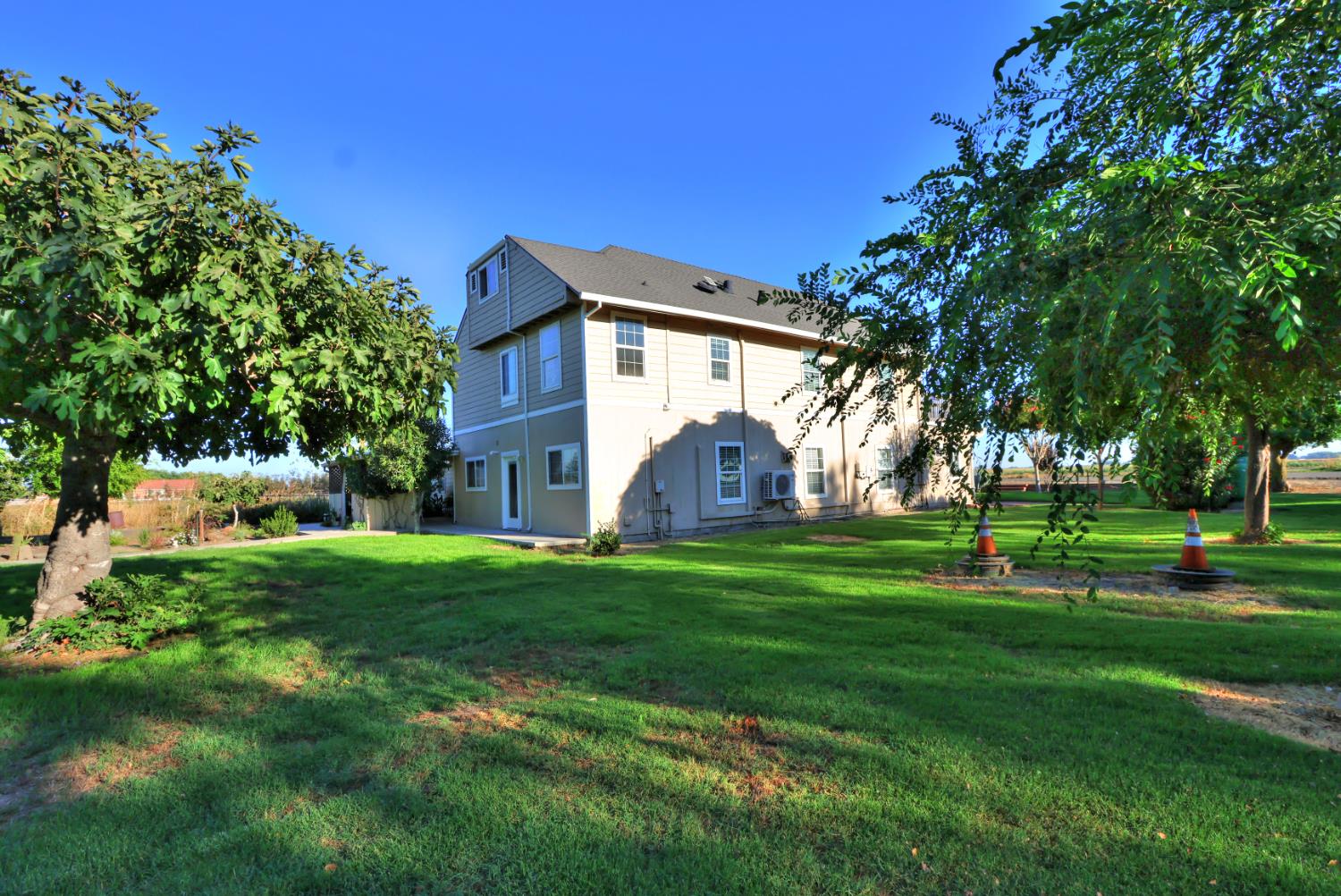 Walnut Grove, California, 95690, United States, 5 Bedrooms Bedrooms, ,3 BathroomsBathrooms,Residential,For Sale,1957042