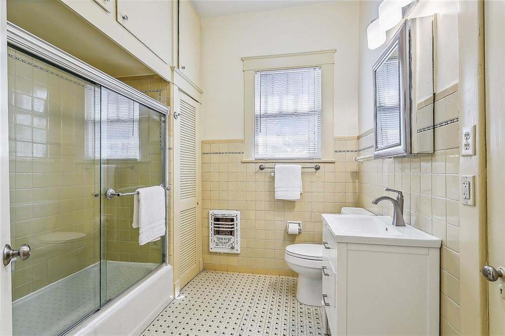 New Orleans, Louisiana, 70118, United States, 6 Bedrooms Bedrooms, ,4 BathroomsBathrooms,Residential,For Sale,1821209