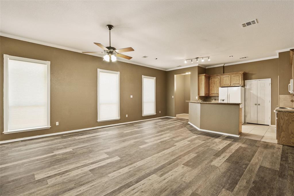 Fort Worth, Texas, 76110, United States, 6 Bedrooms Bedrooms, ,4 BathroomsBathrooms,Residential,For Sale,1837123