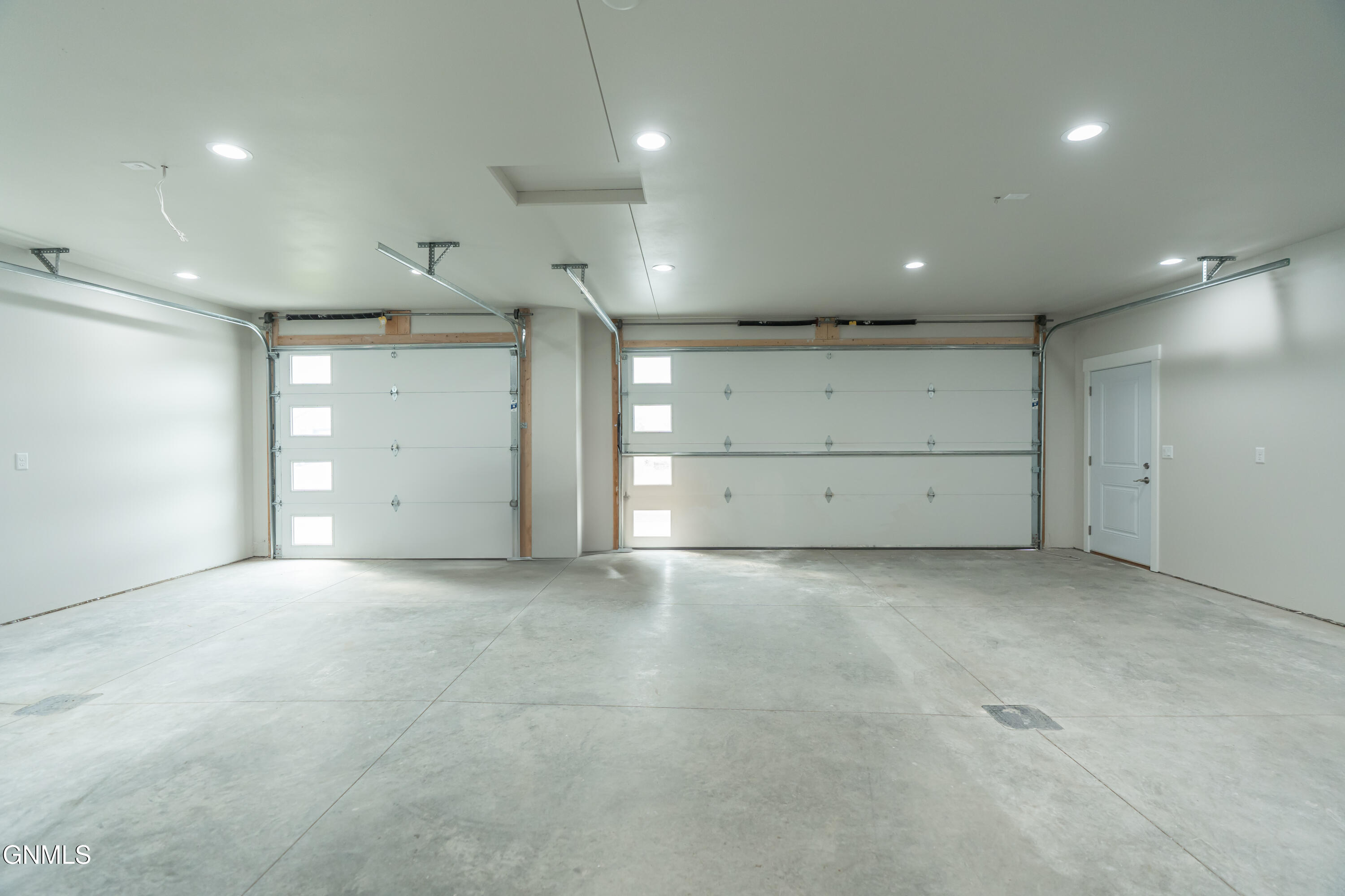 Bismarck, North Dakota, 58504, United States, 3 Bedrooms Bedrooms, ,3 BathroomsBathrooms,Residential,For Sale,1978432