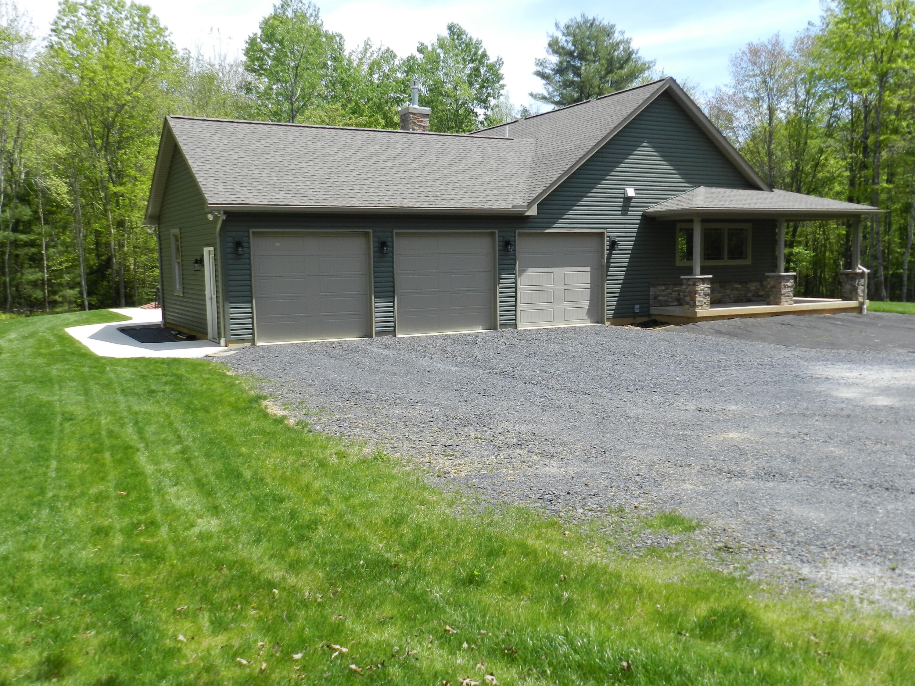Kunkletown, Pennsylvania, 18058, United States, 3 Bedrooms Bedrooms, ,2 BathroomsBathrooms,Residential,For Sale,1896386