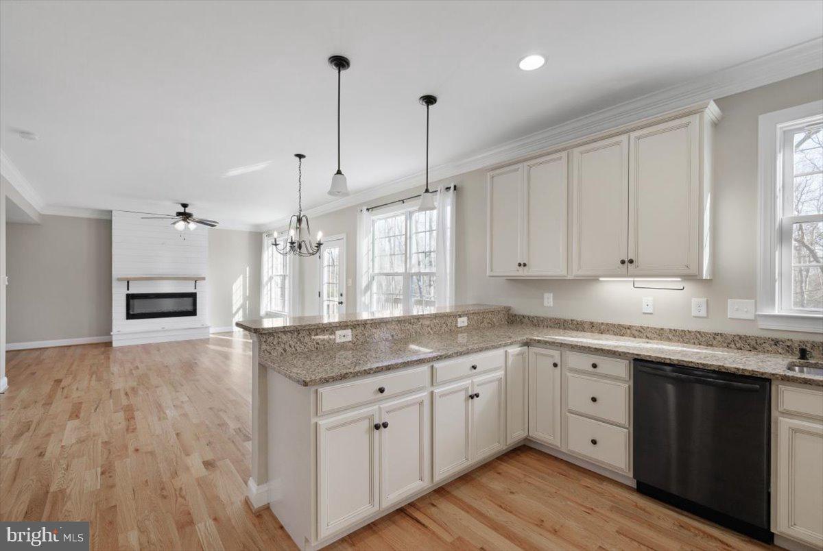 Clear Brook, Virginia, 22624, United States, 4 Bedrooms Bedrooms, ,4 BathroomsBathrooms,Residential,For Sale,1921758