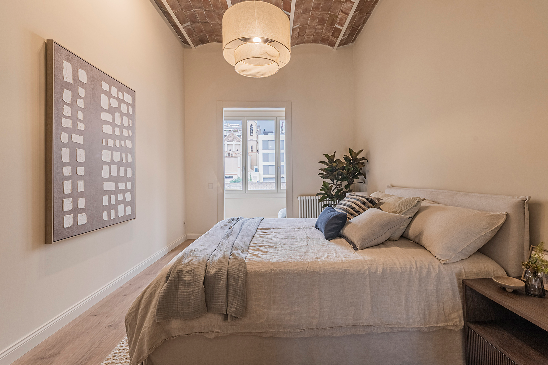  Renovated flat in historic building - L