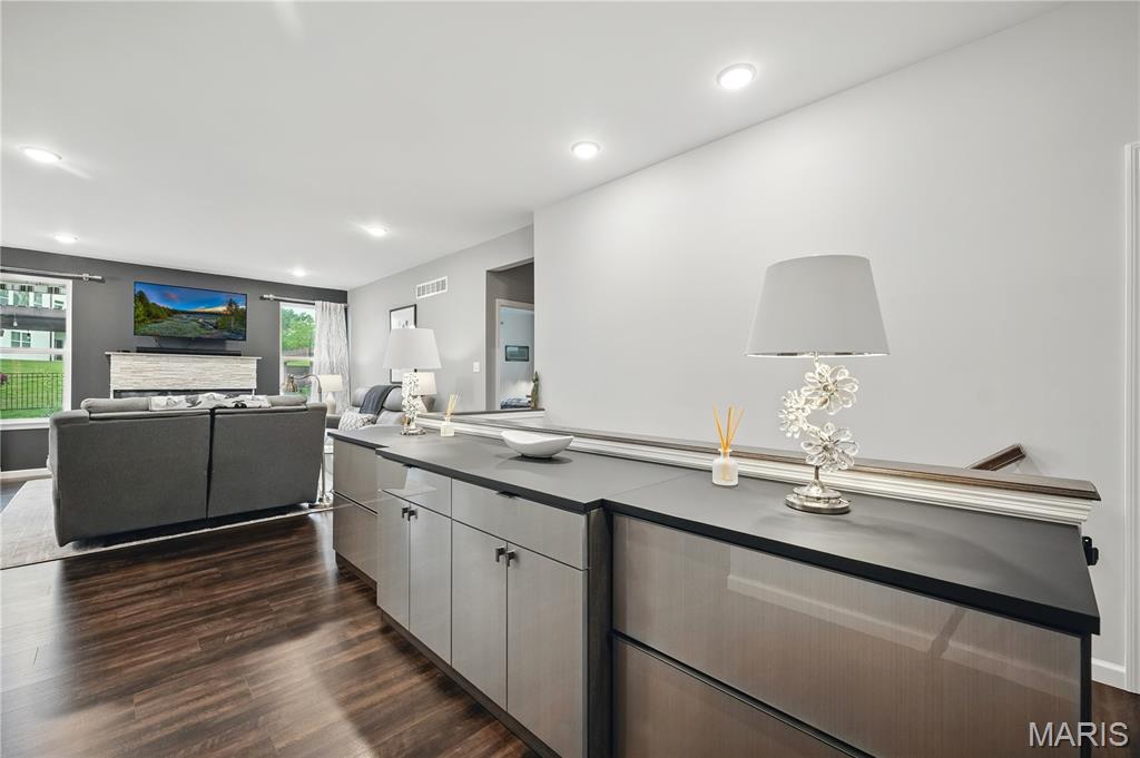 St Charles, Missouri, 63301, United States, 4 Bedrooms Bedrooms, ,3 BathroomsBathrooms,Residential,For Sale,1997020