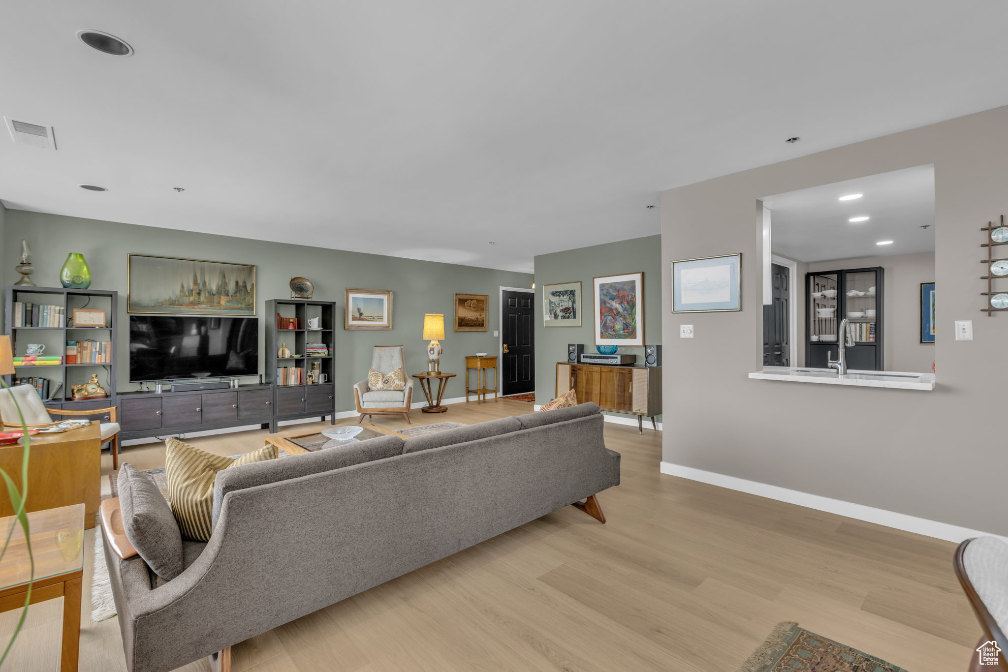 Salt Lake City, Utah, 84101, United States, 2 Bedrooms Bedrooms, ,1 BathroomBathrooms,Residential,For Sale,1898855