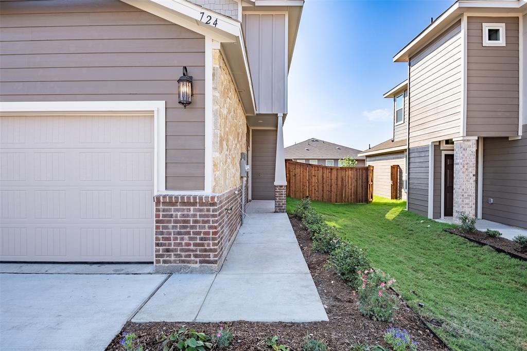 Venus, Texas, 76084, United States, 8 Bedrooms Bedrooms, ,6 BathroomsBathrooms,Residential,For Sale,1922033