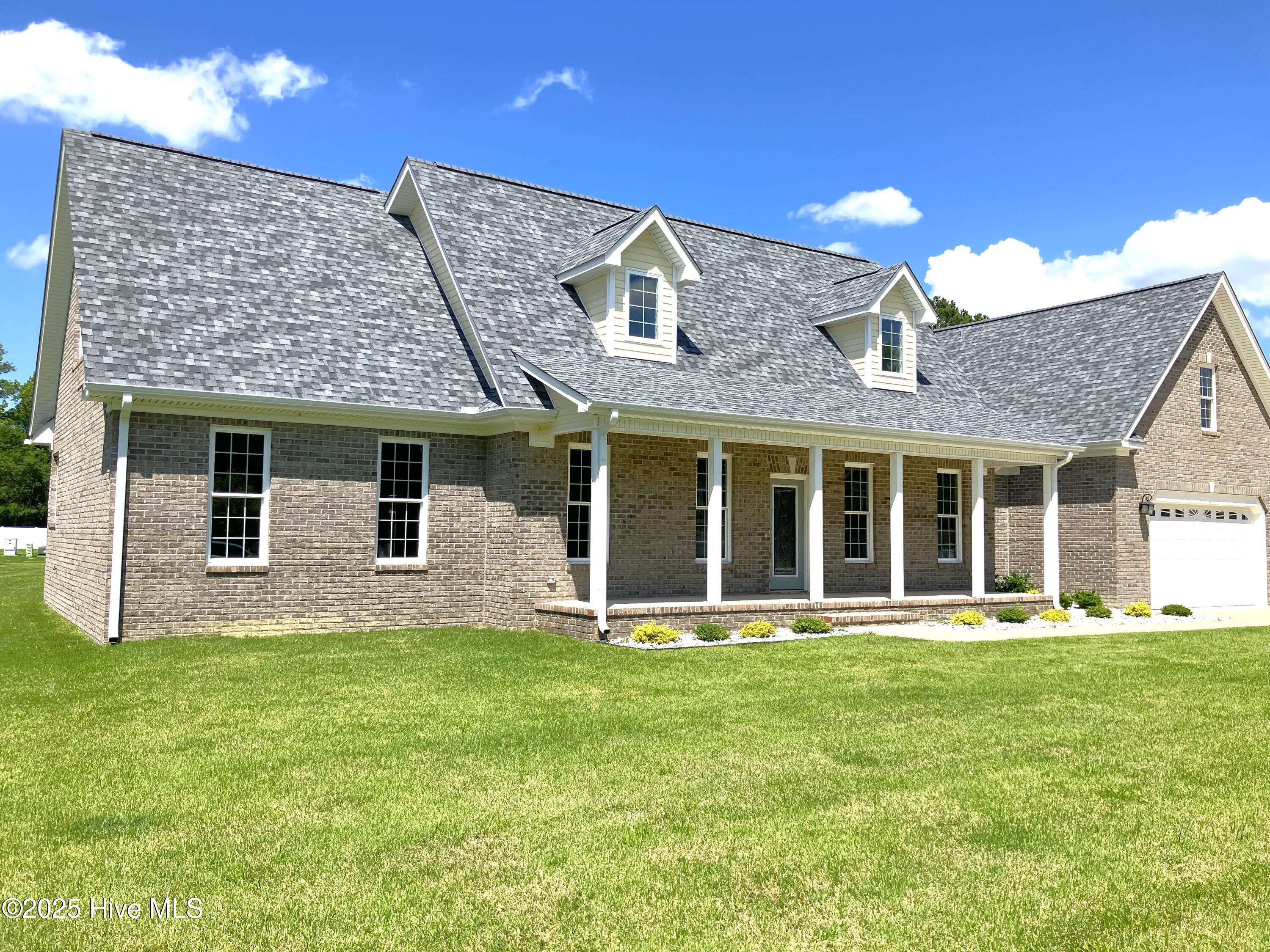 Jacksonville, North Carolina, 28546, United States, 5 Bedrooms Bedrooms, ,4 BathroomsBathrooms,Residential,For Sale,1872875