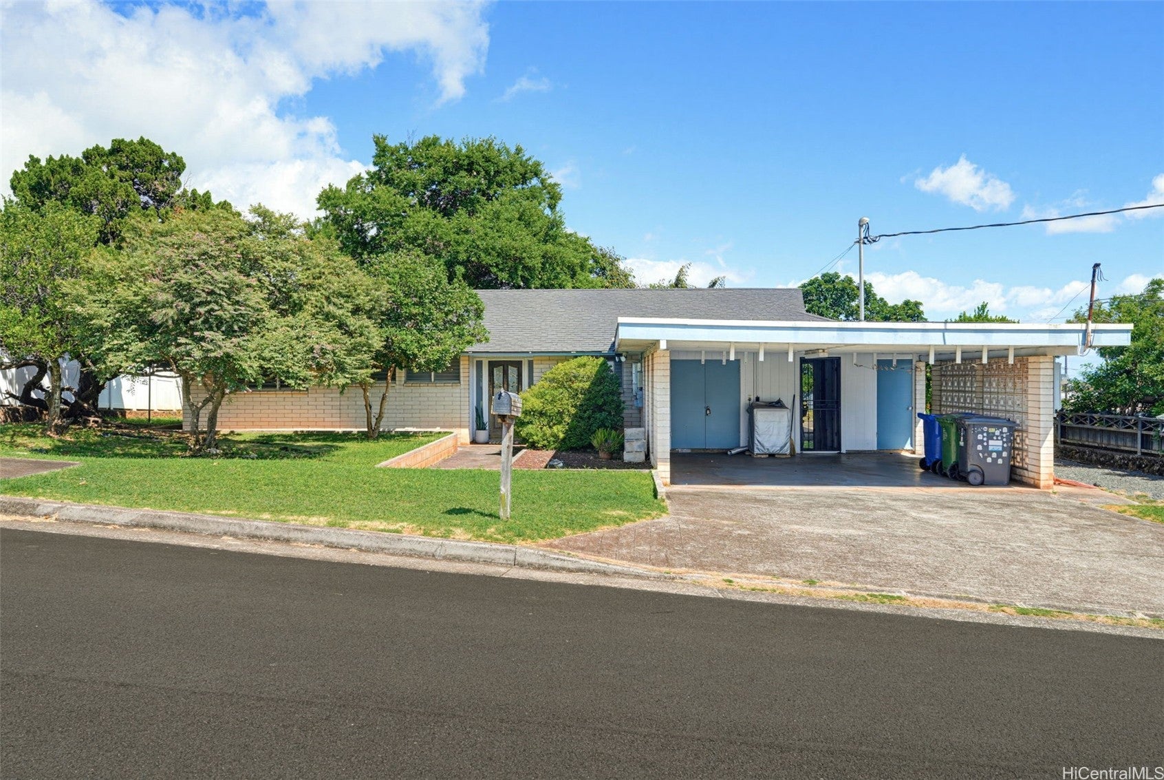 Noelani St, Pearl City, HI 96782