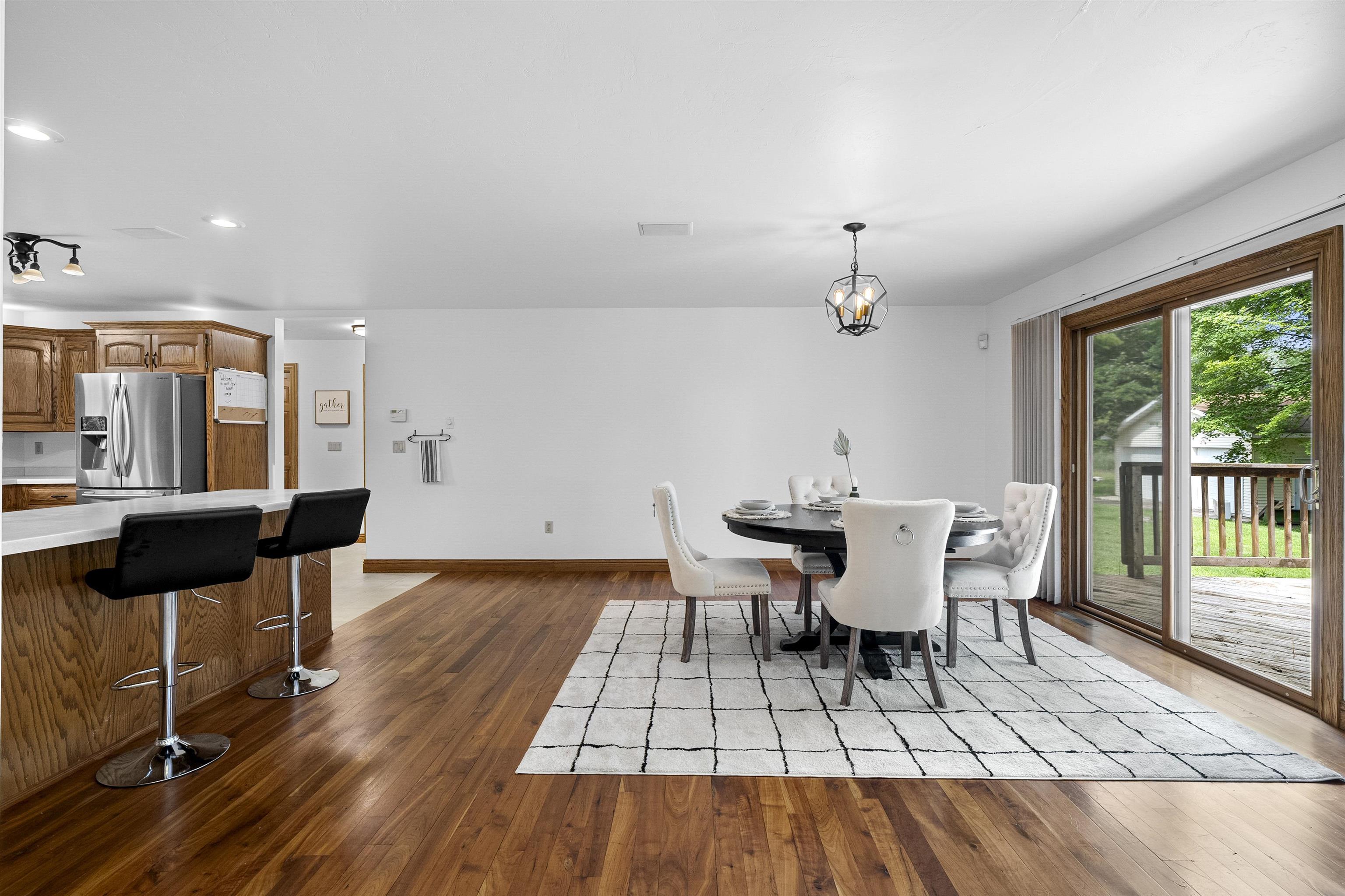 SUAMICO, Wisconsin, 54173, United States, 3 Bedrooms Bedrooms, ,4 BathroomsBathrooms,Residential,For Sale,1911099