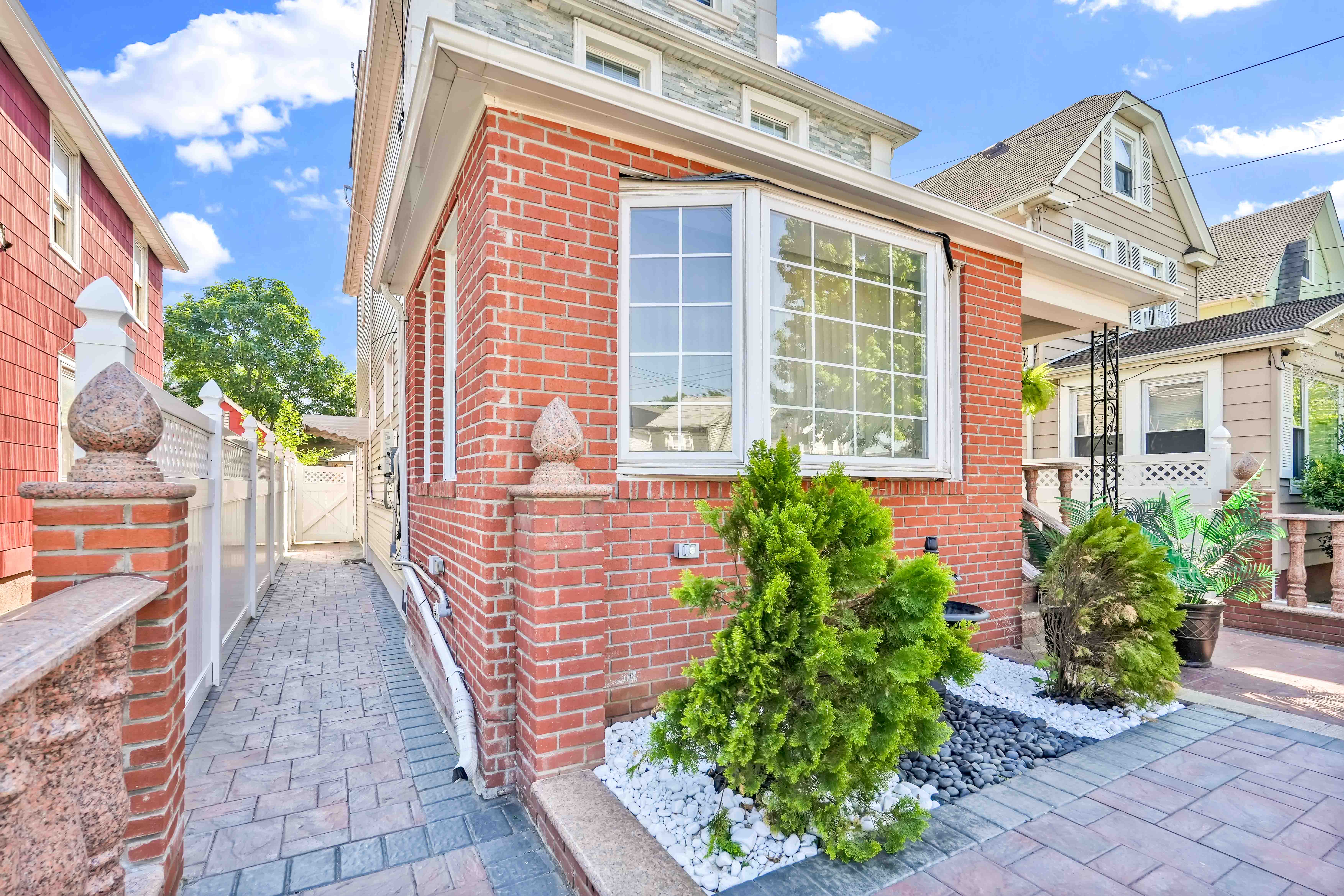Queens Village, New York, 11429, United States, 4 Bedrooms Bedrooms, ,3 BathroomsBathrooms,Residential,For Sale,2048464