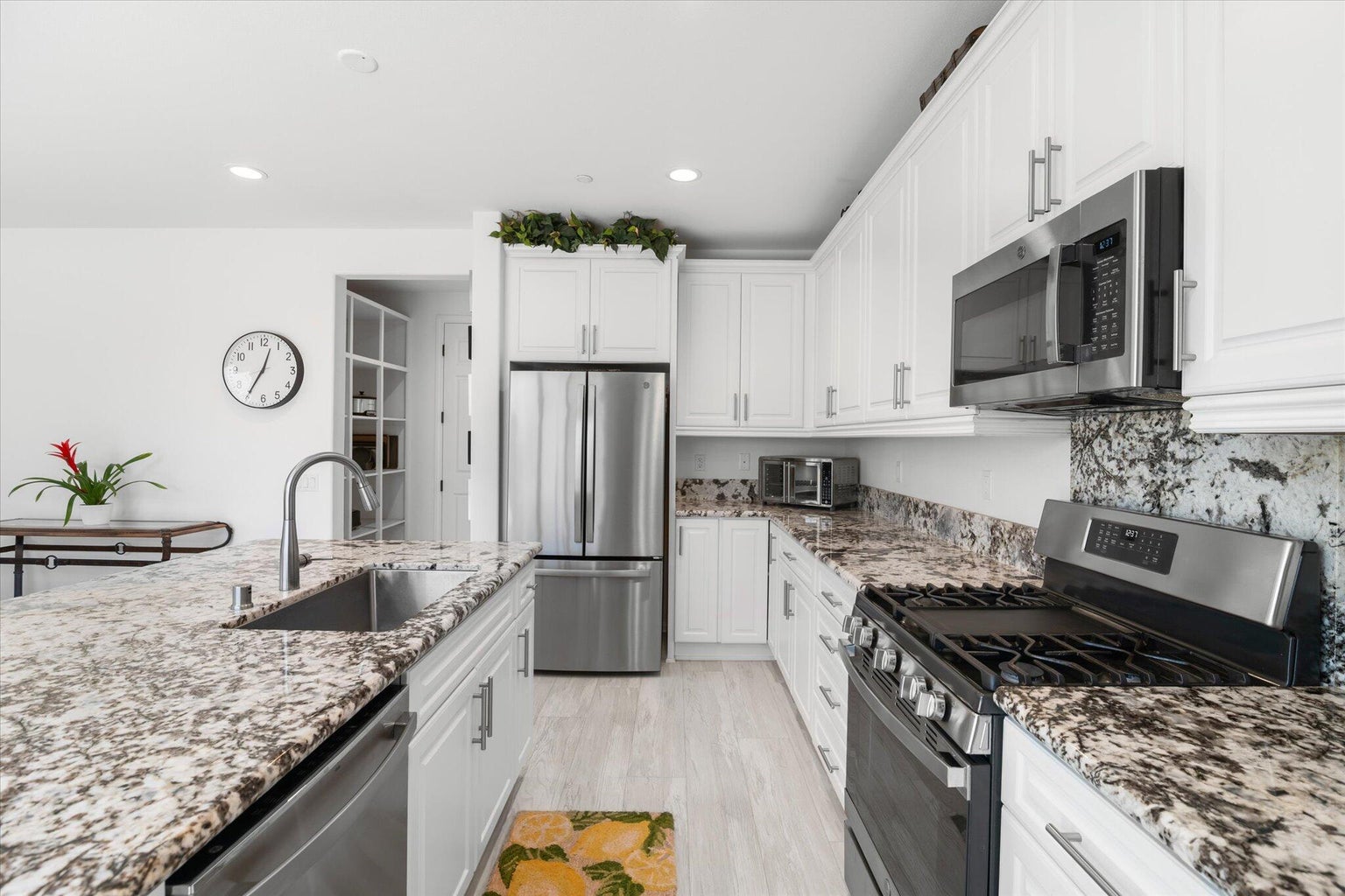 Lake Elsinore, California, 92530, United States, 3 Bedrooms Bedrooms, ,2 BathroomsBathrooms,Residential,For Sale,2007518