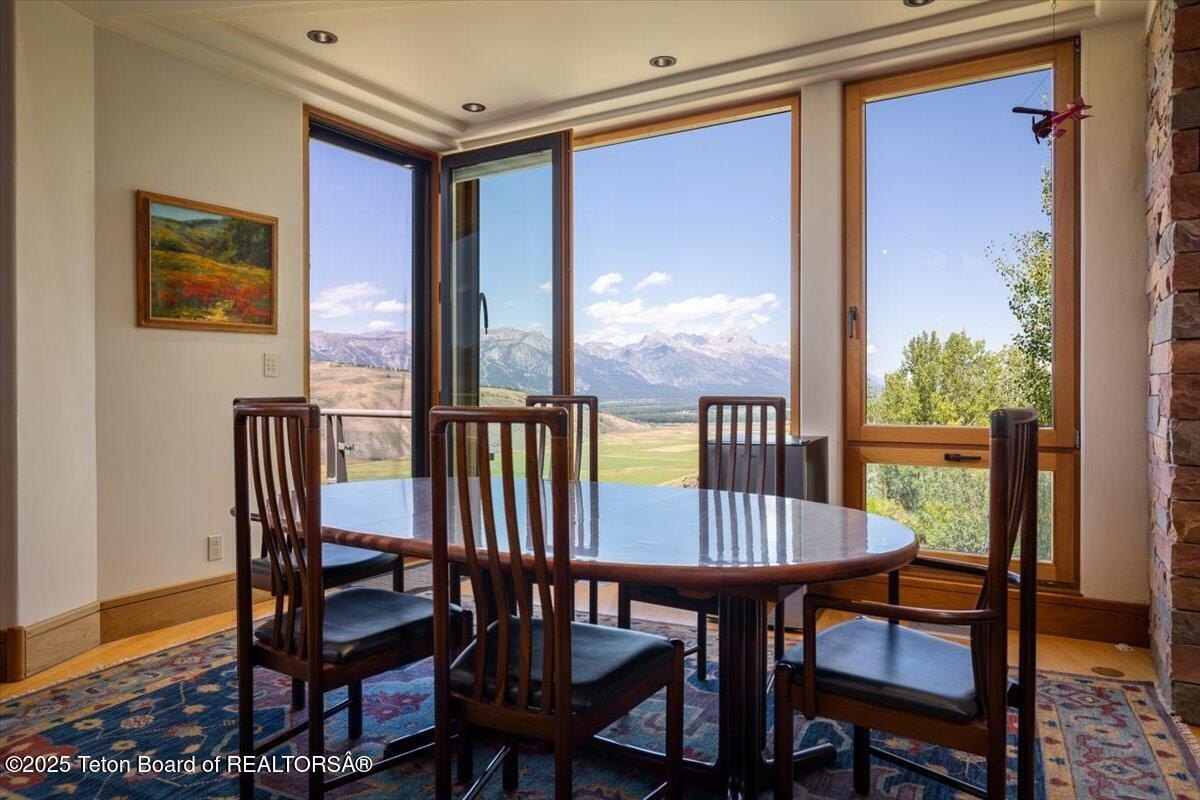 Jackson, Wyoming, 83001, United States, 4 Bedrooms Bedrooms, ,5 BathroomsBathrooms,Residential,For Sale,1979061