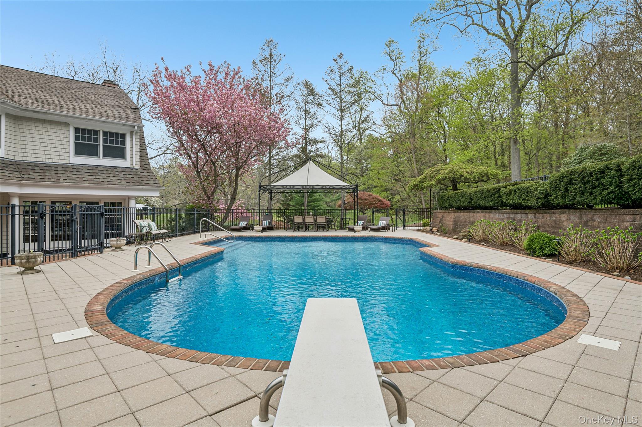  76 Harbor Road, Head Of The Harbor, NY, 11780 - 物件實景