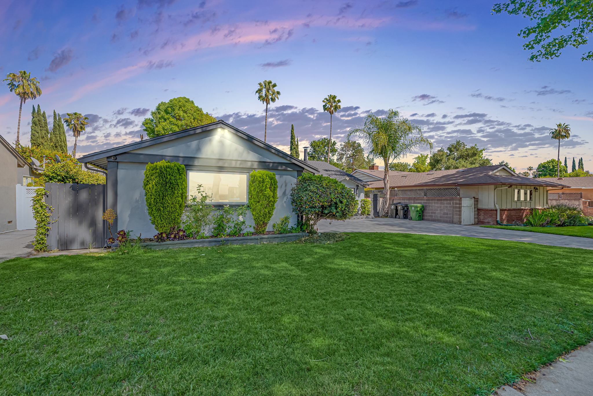  6626 Burnet Avenue - 物件實景