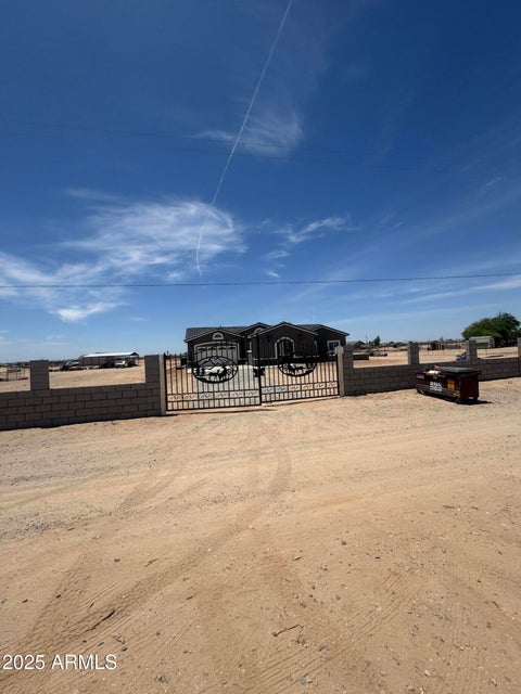 Tonopah, Arizona, 85354, United States, 4 Bedrooms Bedrooms, ,1 BathroomBathrooms,Residential,For Sale,1975997