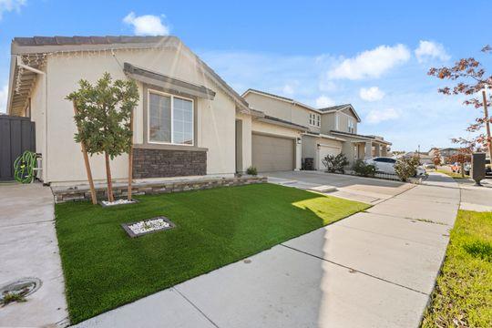 Lathrop, California, 95330, United States, 4 Bedrooms Bedrooms, ,3 BathroomsBathrooms,Residential,For Sale,2000670