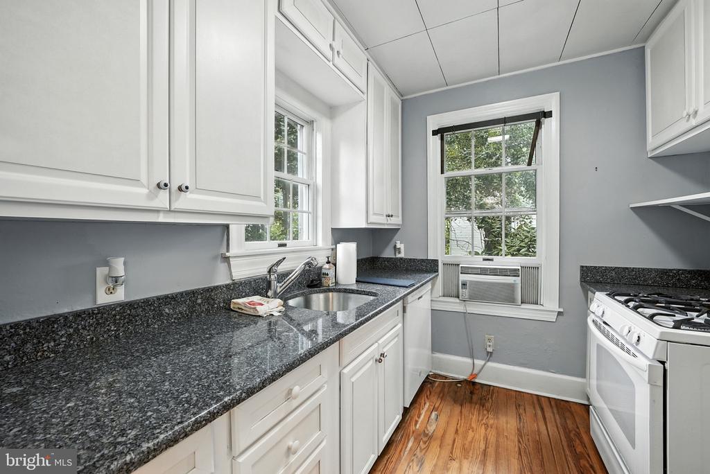 Silver Spring, Maryland, 20901, United States, 3 Bedrooms Bedrooms, ,1 BathroomBathrooms,Residential,For Sale,1928721